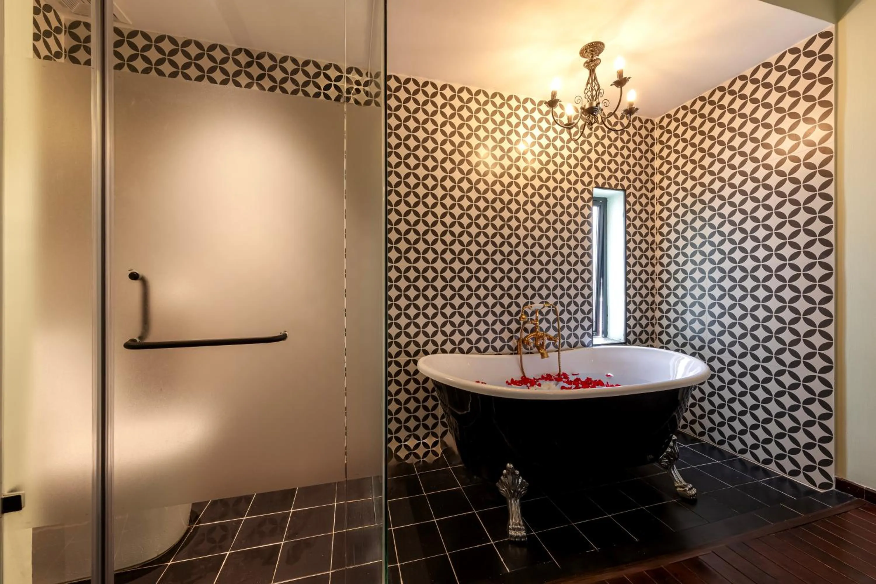 Shower in Secret Garden Hotel