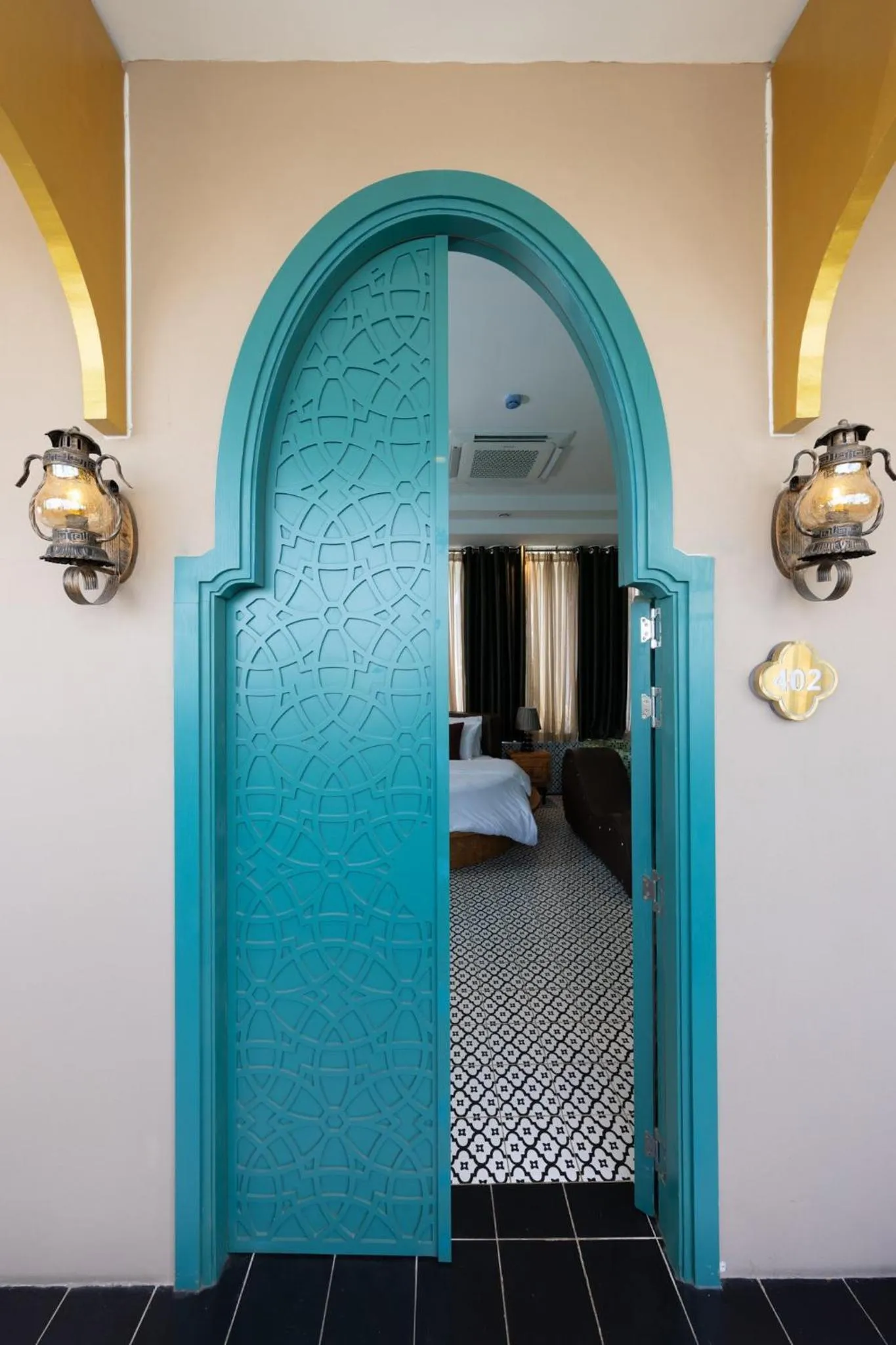 Photo of the whole room, Bed in Secret Garden Hotel