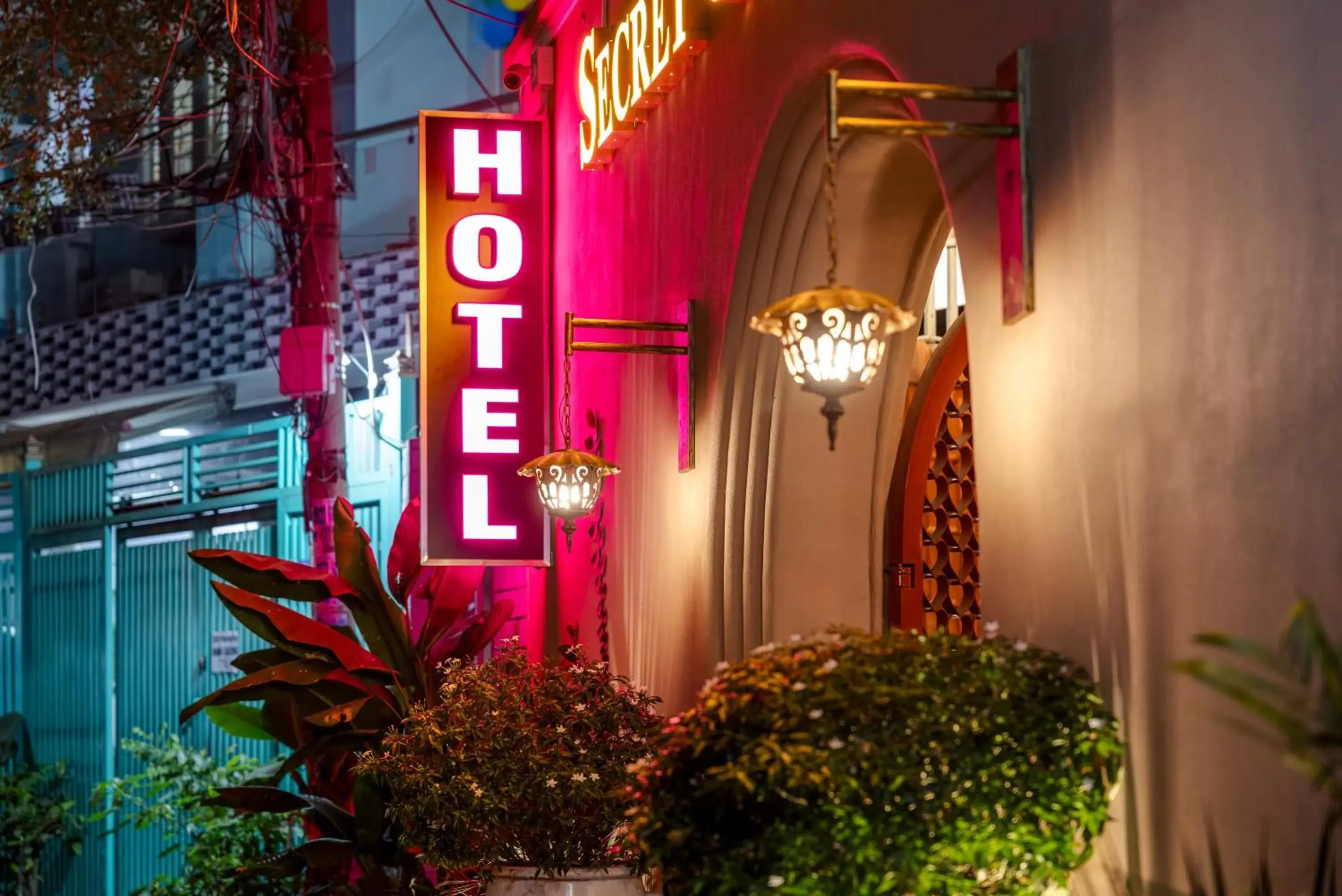 Facade/entrance in Secret Garden Hotel Facade/entrance in Secret Garden Hotel