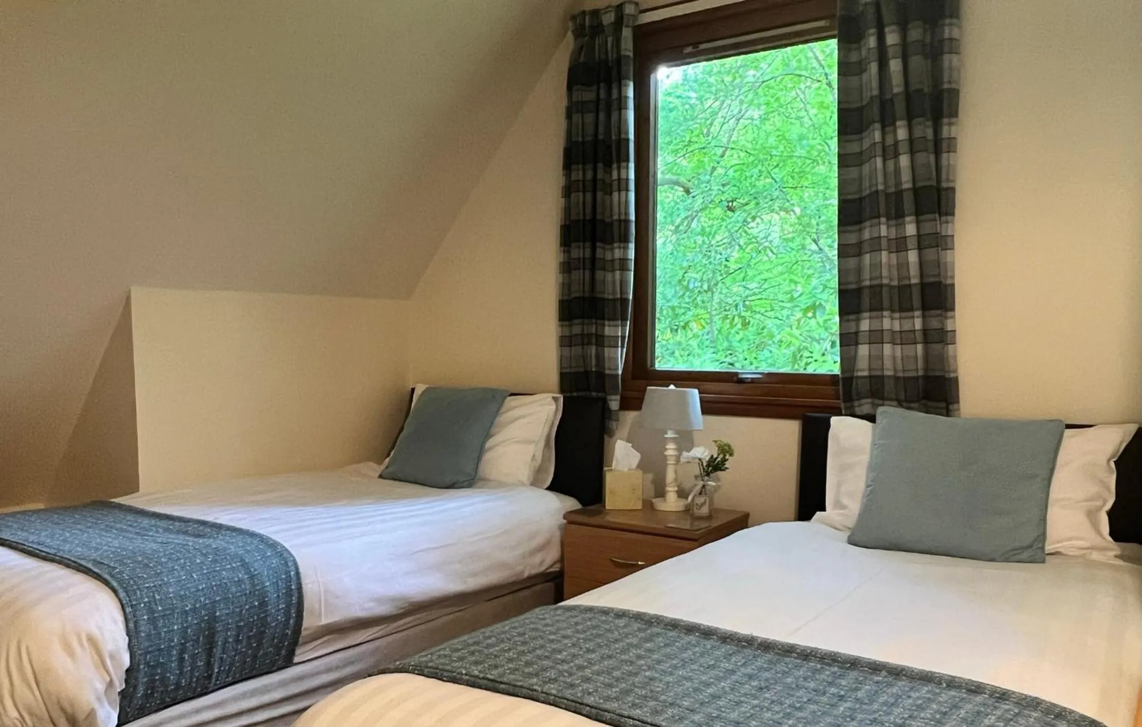 Bedroom, Bed in Ericht Holiday Lodges