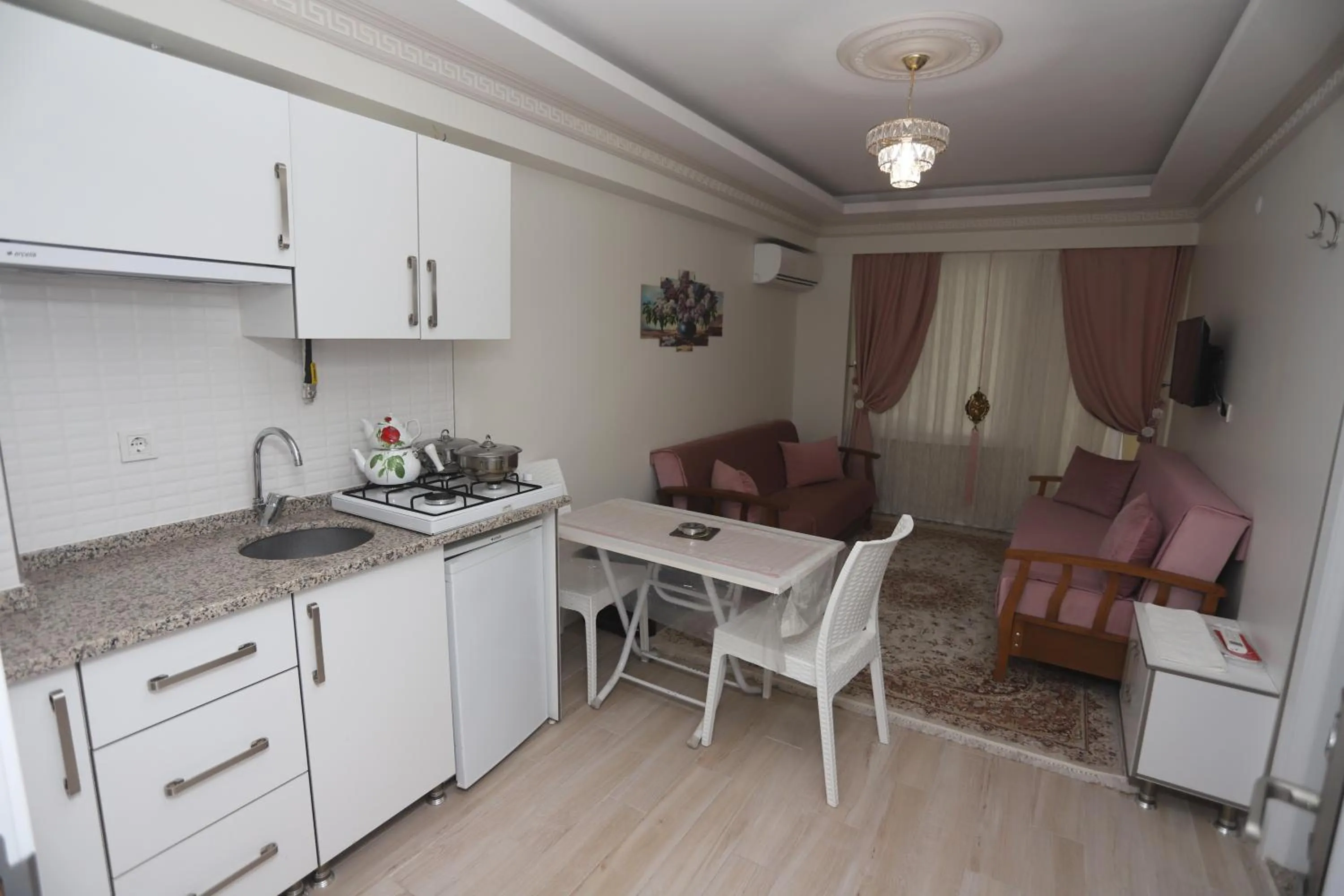 Kitchen or kitchenette in Altınkum Otel Karasu