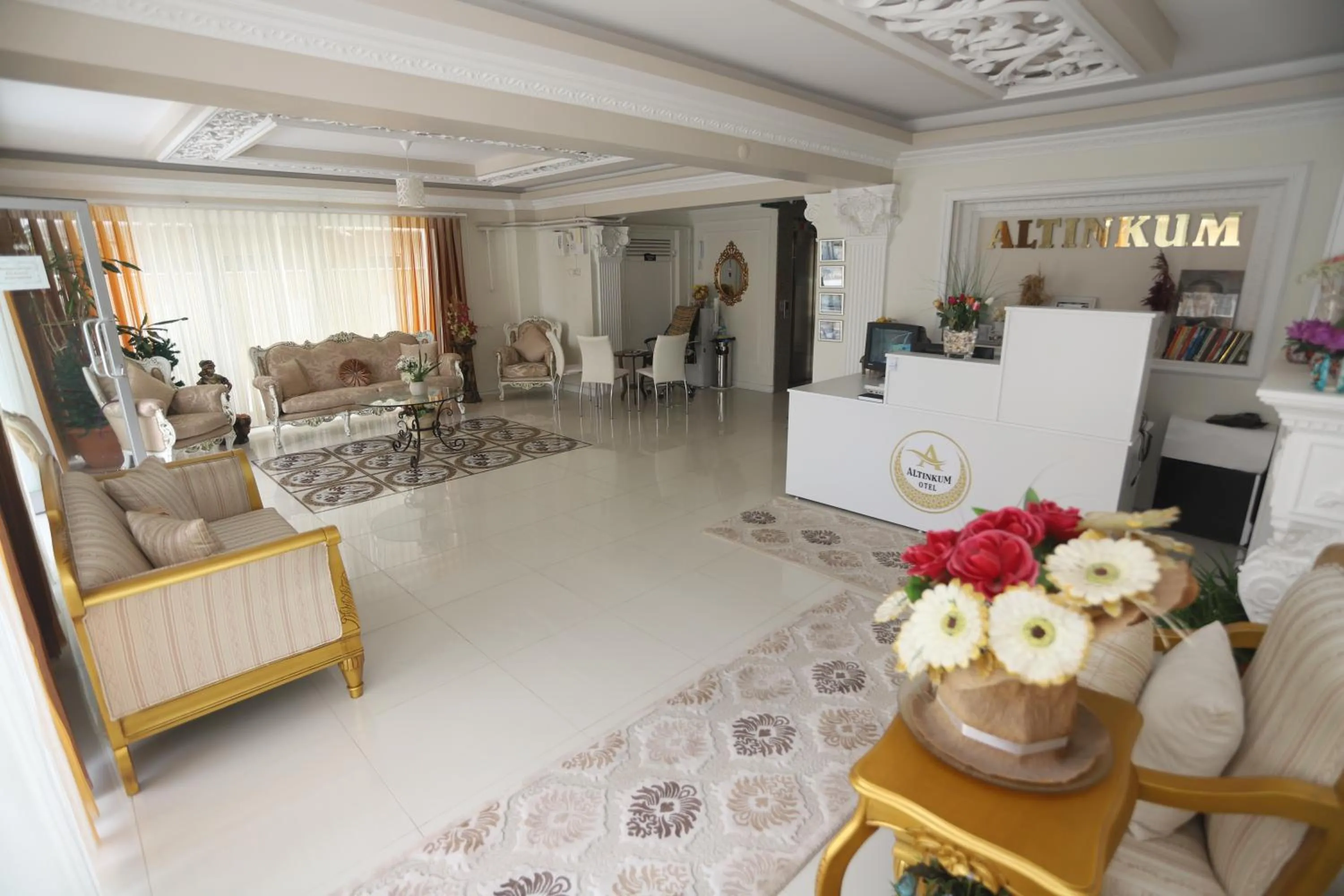 Seating area in Altınkum Otel Karasu