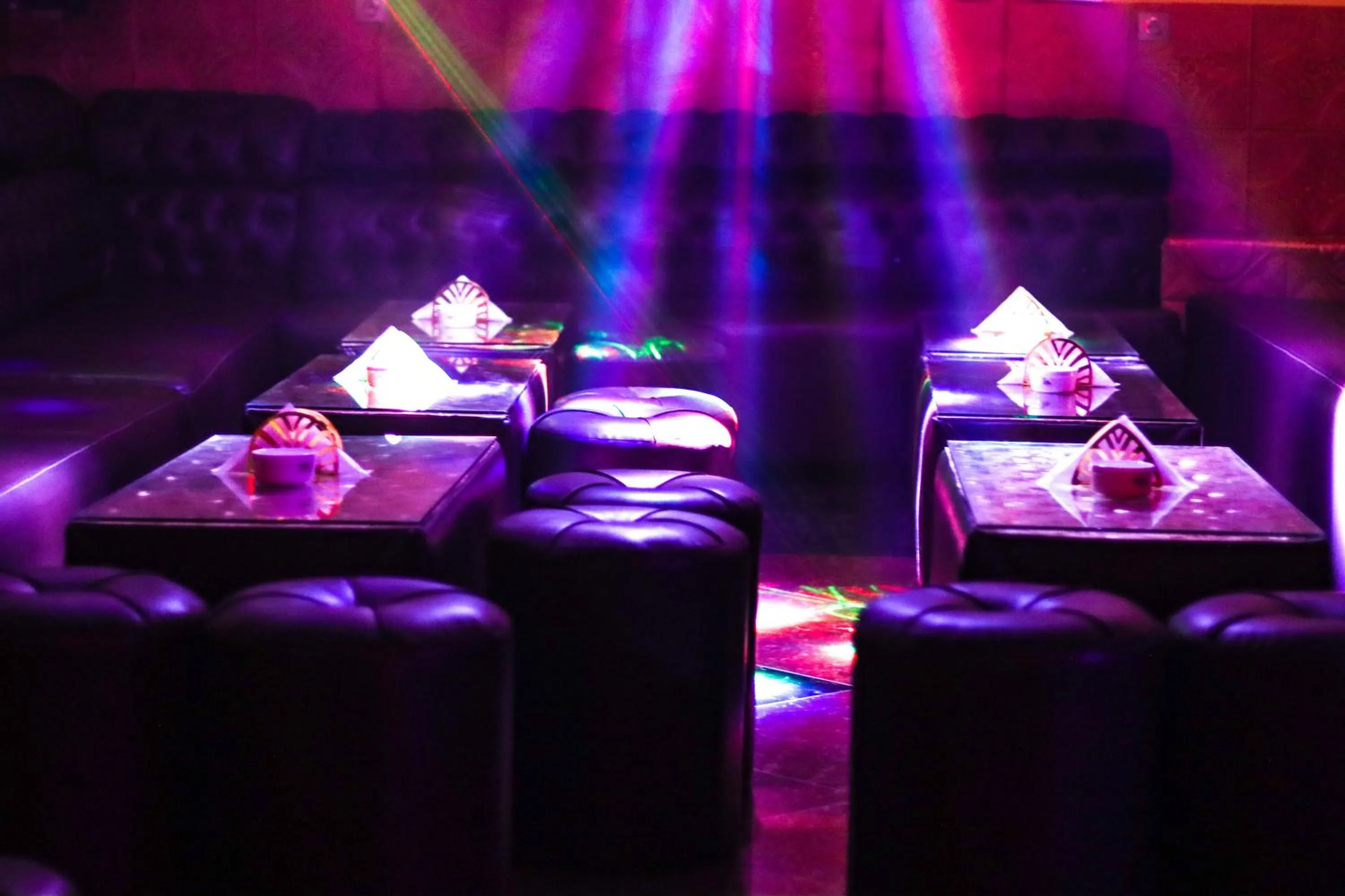 Nightclub / DJ in Hôtel The Place