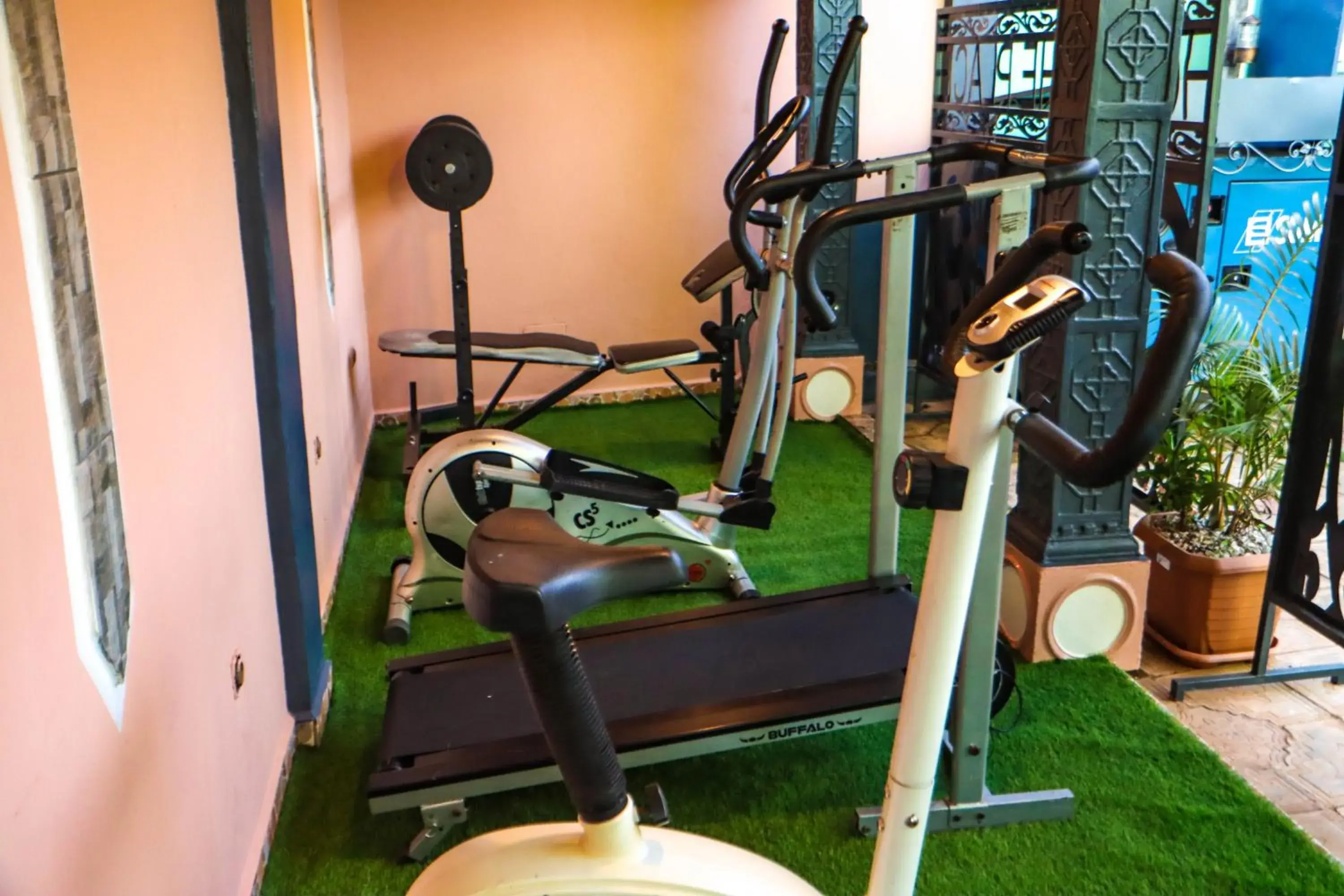 Fitness centre/facilities in Hôtel The Place Fitness centre/facilities in Hôtel The Place