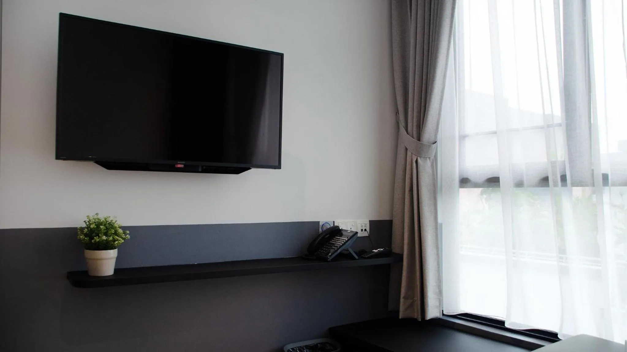 TV and multimedia in VicHaus Serviced Apartment