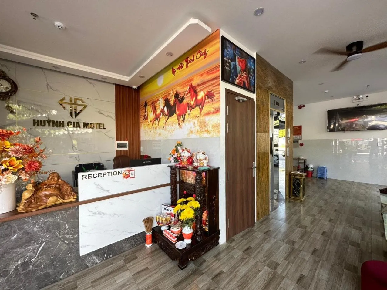 Lobby or reception in OYO 1193 Huynh Gia Hotel