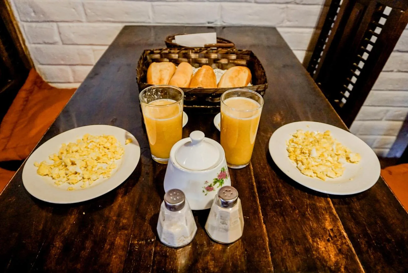 Breakfast in Chuza Longa Home