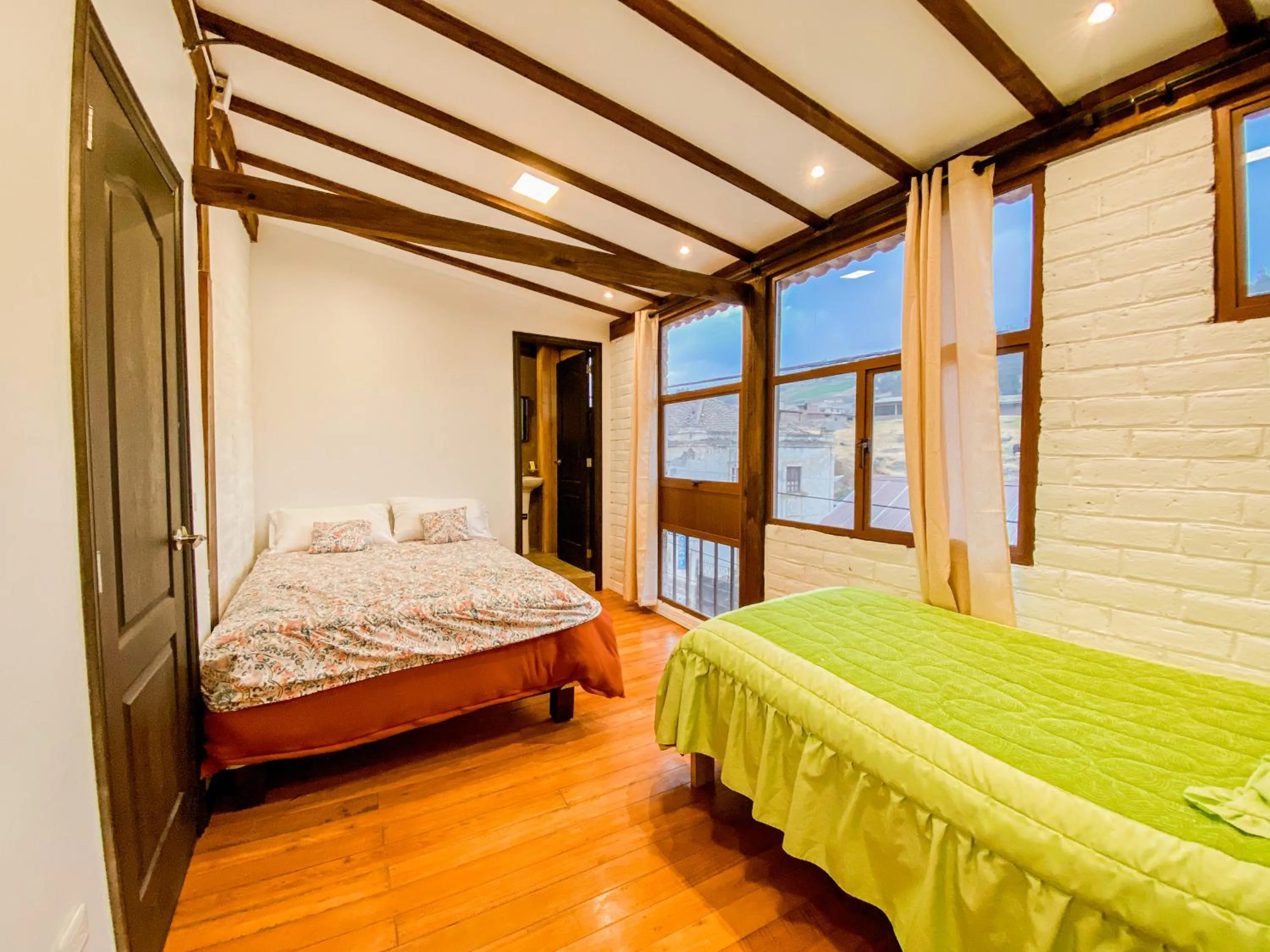 Photo of the whole room, Bed in Chuza Longa Home
