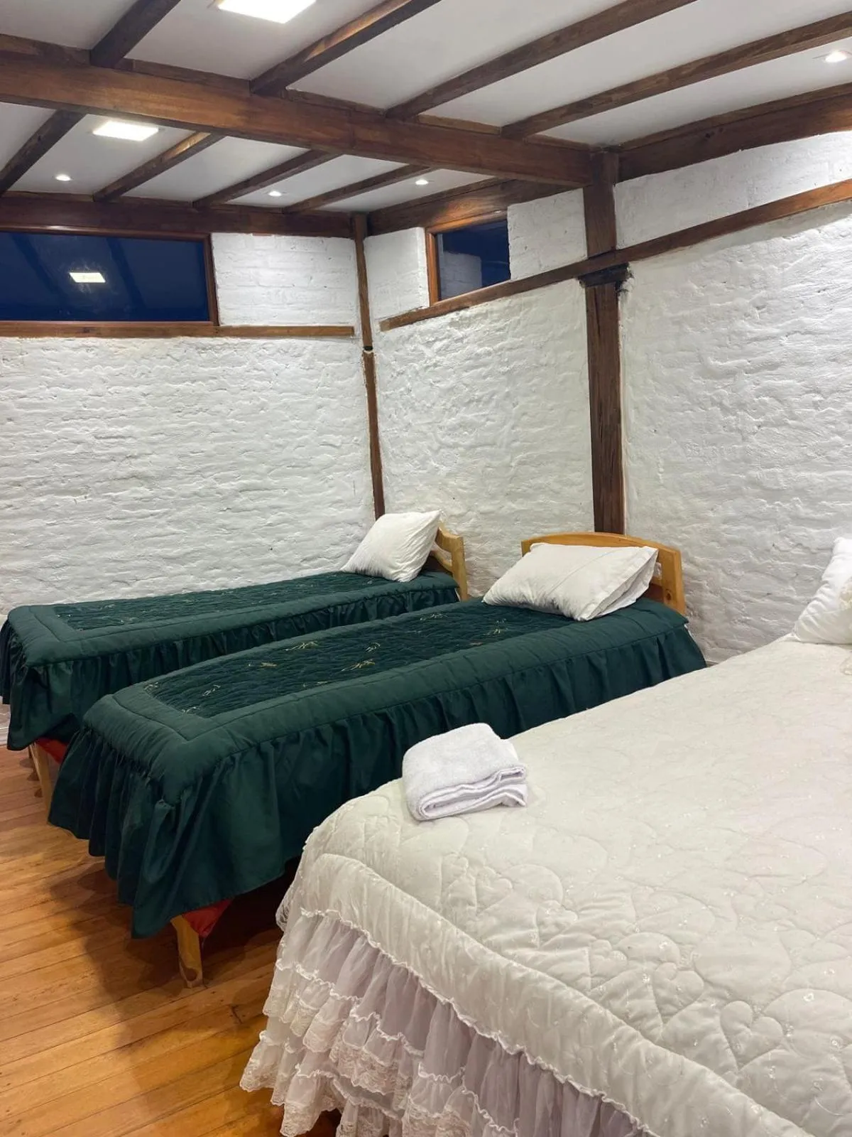 Photo of the whole room, Bed in Chuza Longa Home