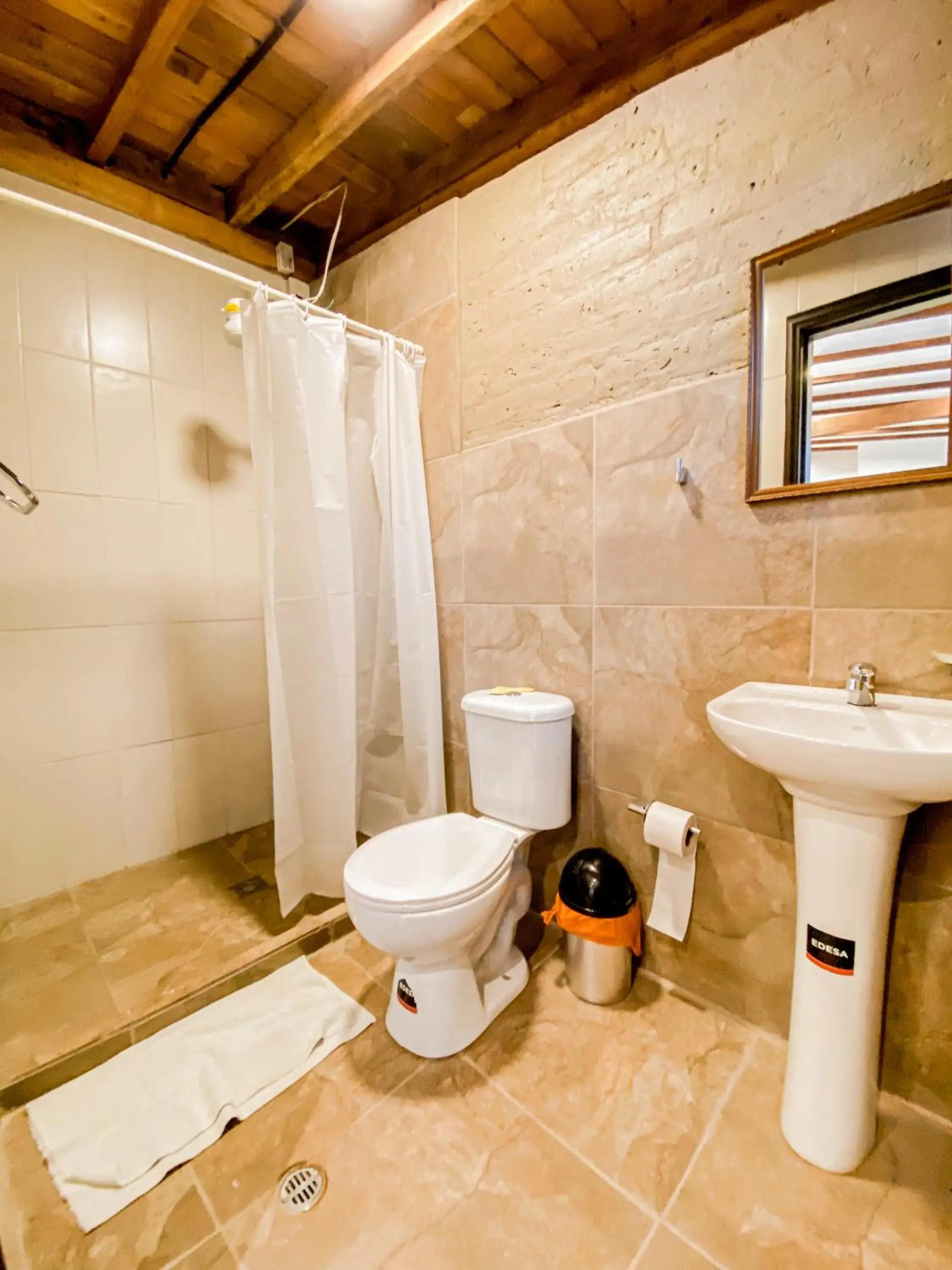 Twin Room with Private Bathroom in Chuza Longa Home Twin Room with Private Bathroom in Chuza Longa Home