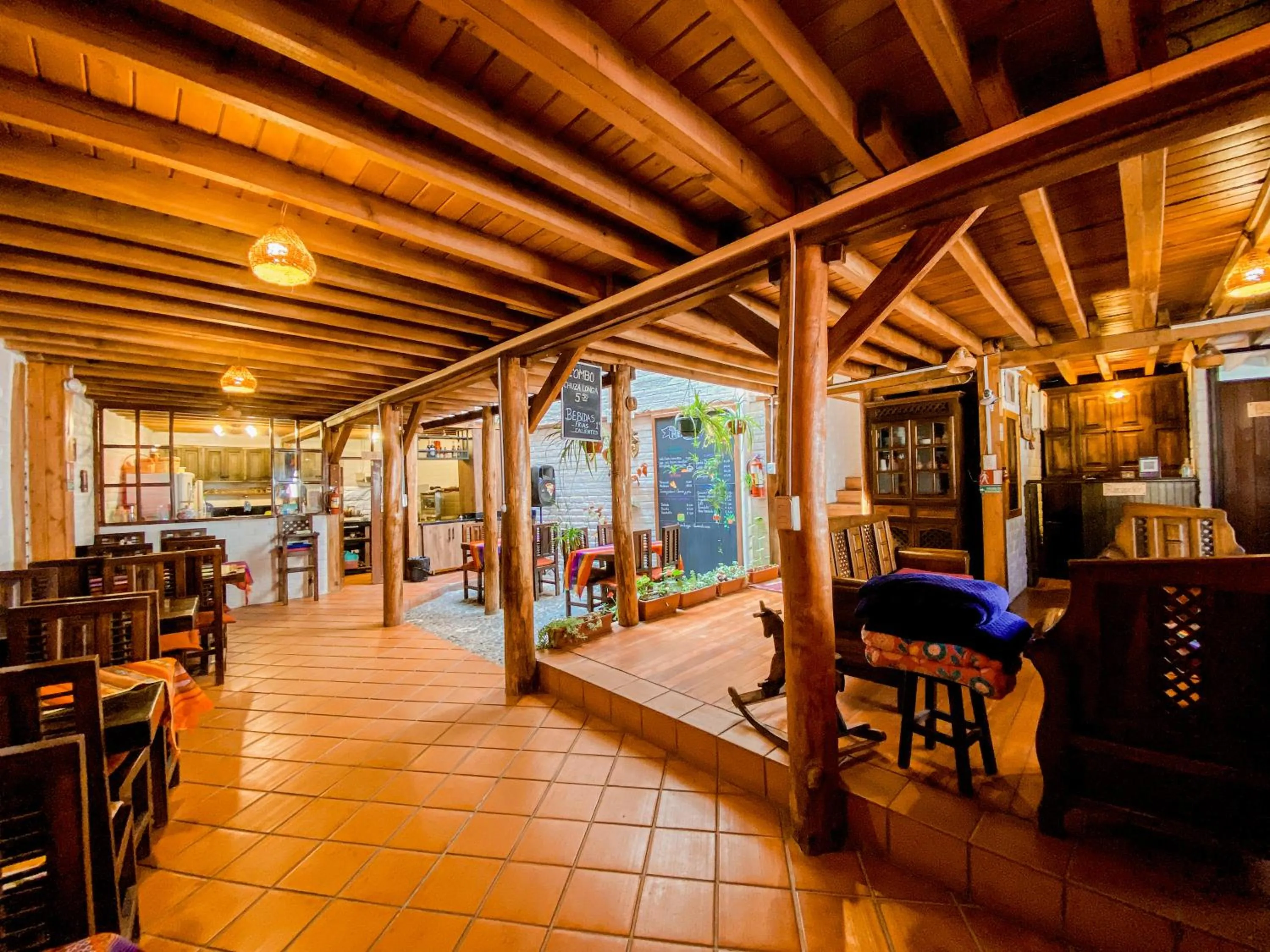 Restaurant/places to eat in Chuza Longa Home