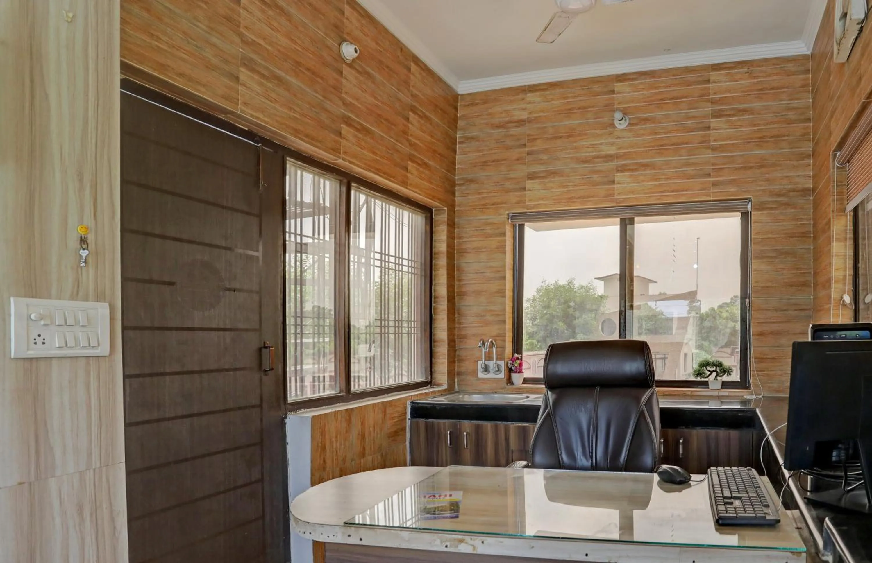 Lobby or reception in OYO Himanshi Palace