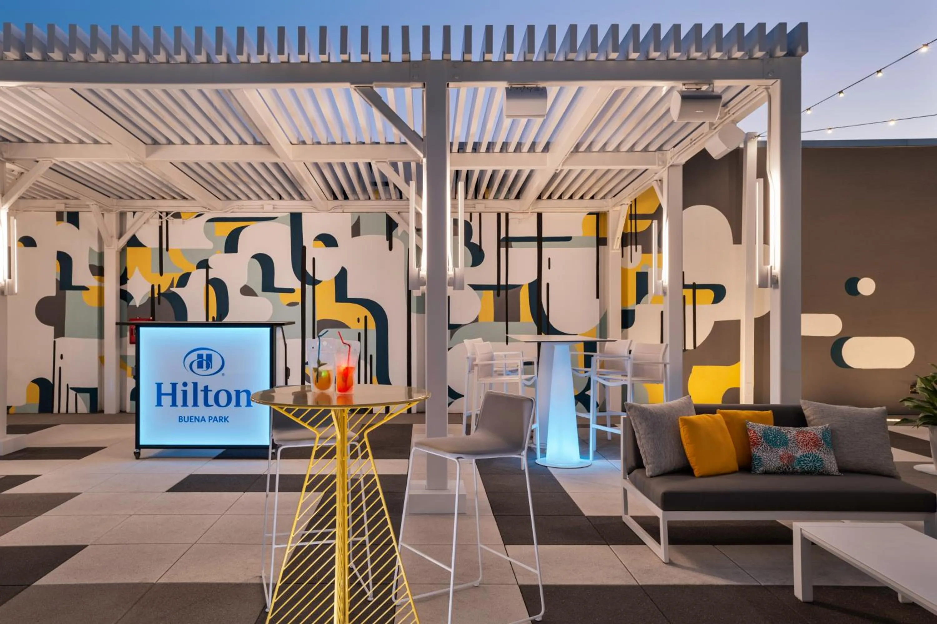 Swimming pool in Hilton Buena Park Anaheim