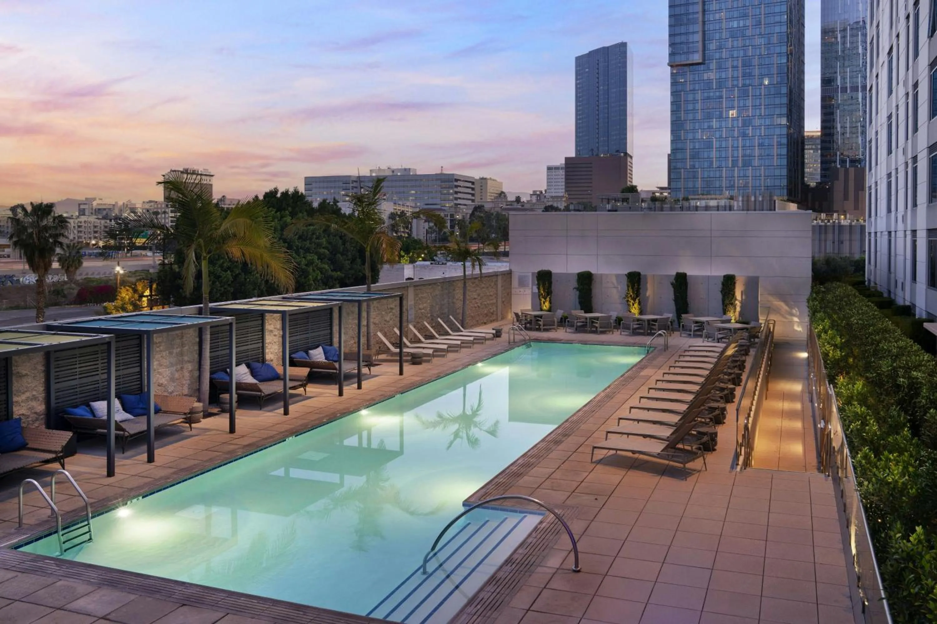 Swimming pool in Courtyard by Marriott Los Angeles L.A. LIVE