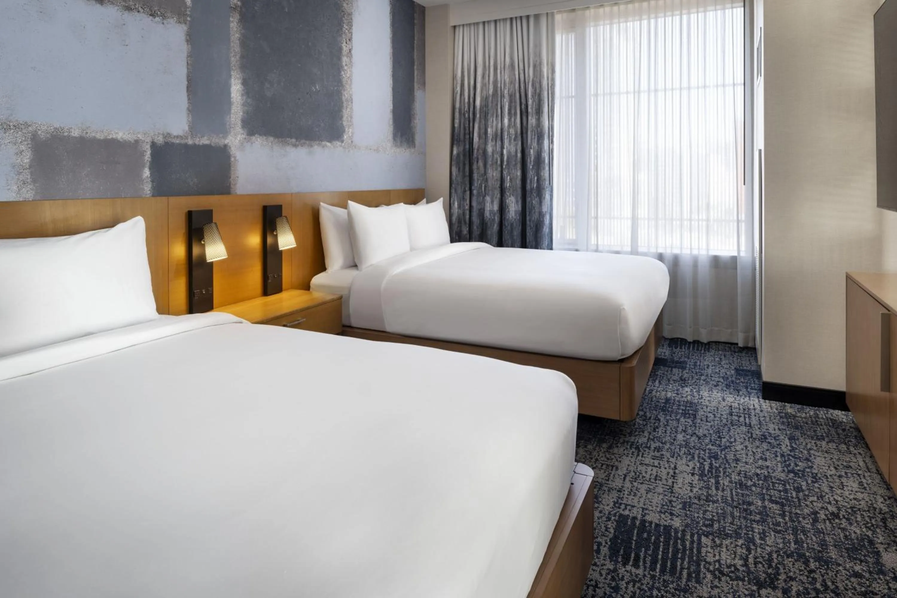 Photo of the whole room, Bed in Courtyard by Marriott Los Angeles L.A. LIVE