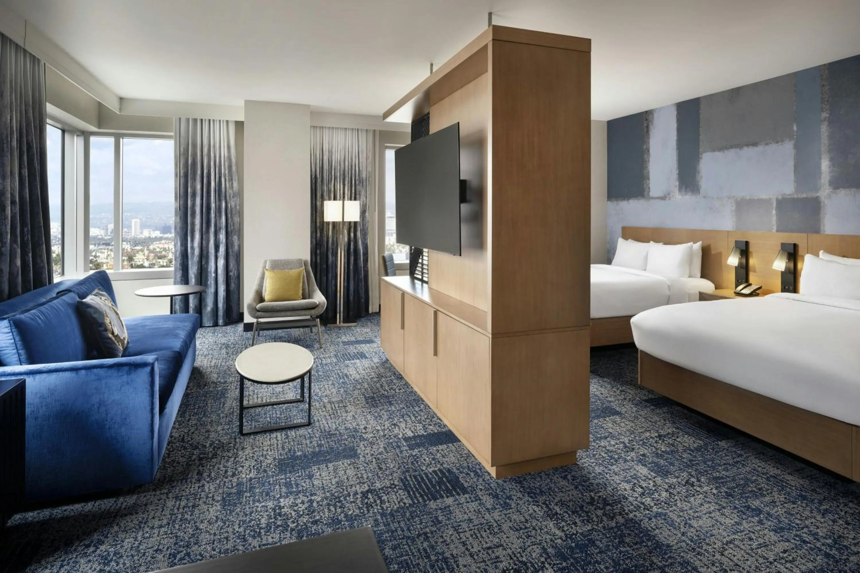 Photo of the whole room, Bed in Courtyard by Marriott Los Angeles L.A. LIVE