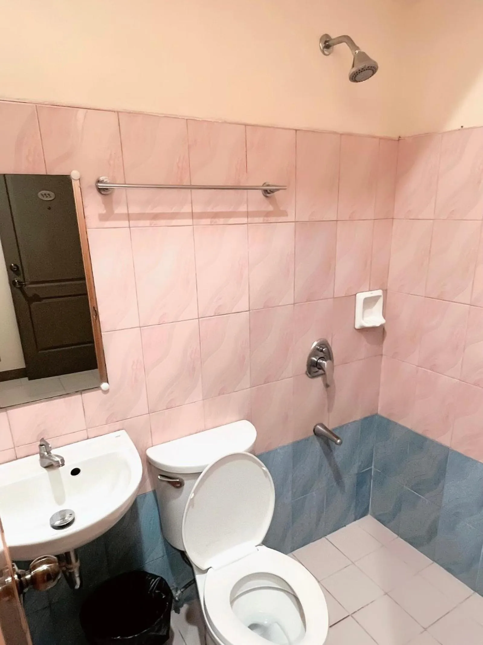 Blue Velvet Hotel -CM Recto