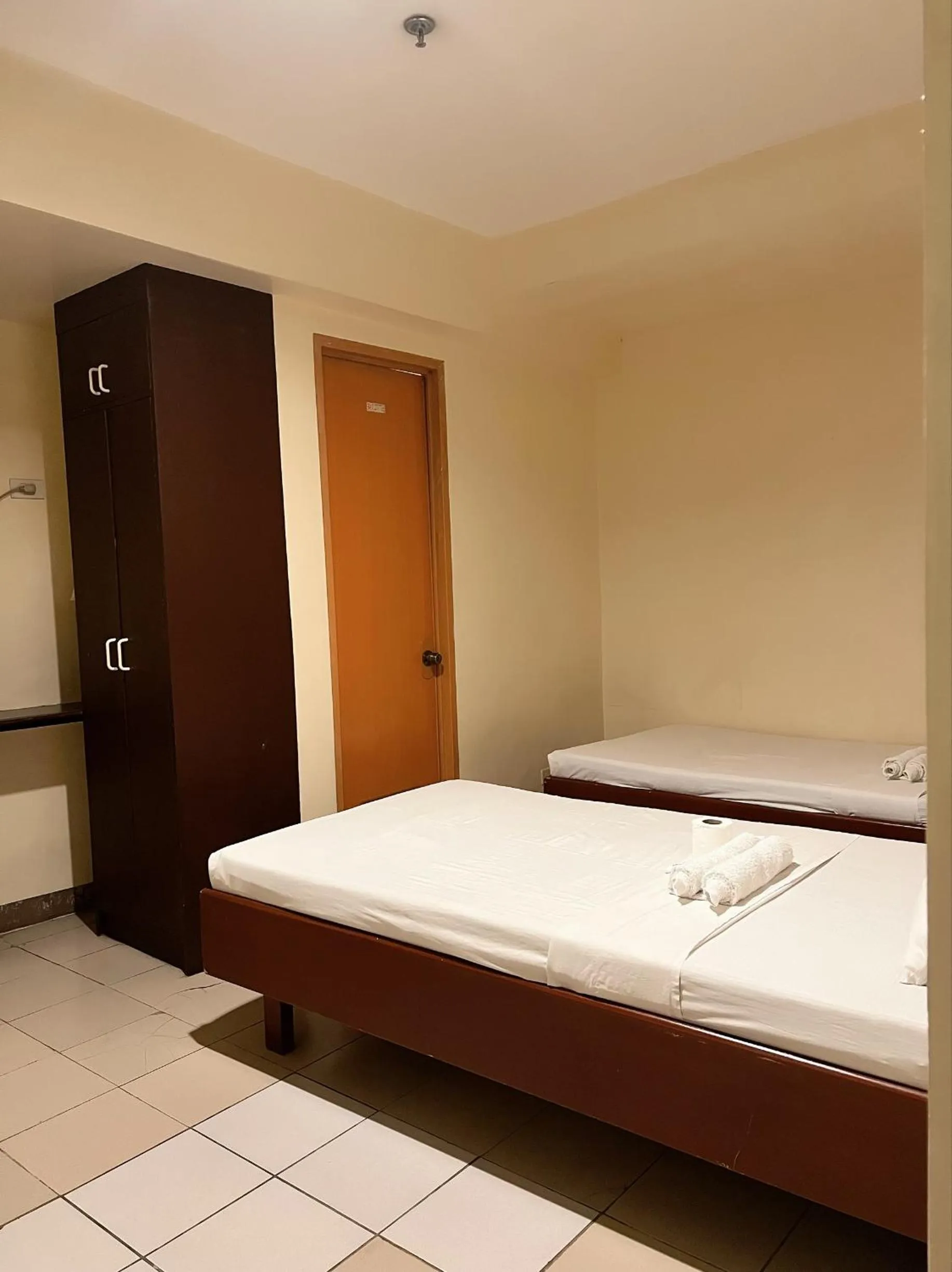 Photo of the whole room, Bed in Blue Velvet Hotel -CM Recto