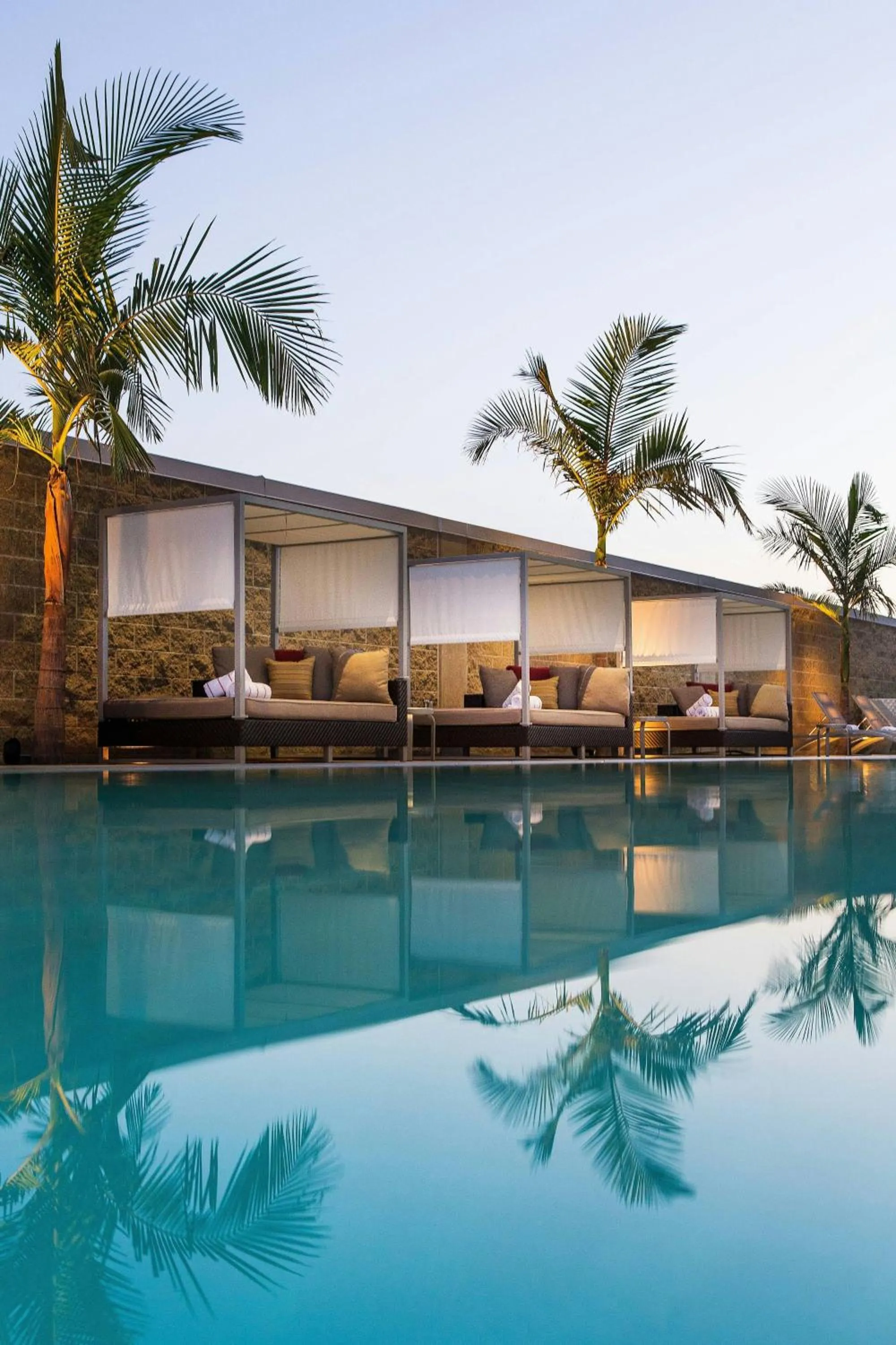 Swimming pool in Residence Inn by Marriott Los Angeles L.A. LIVE