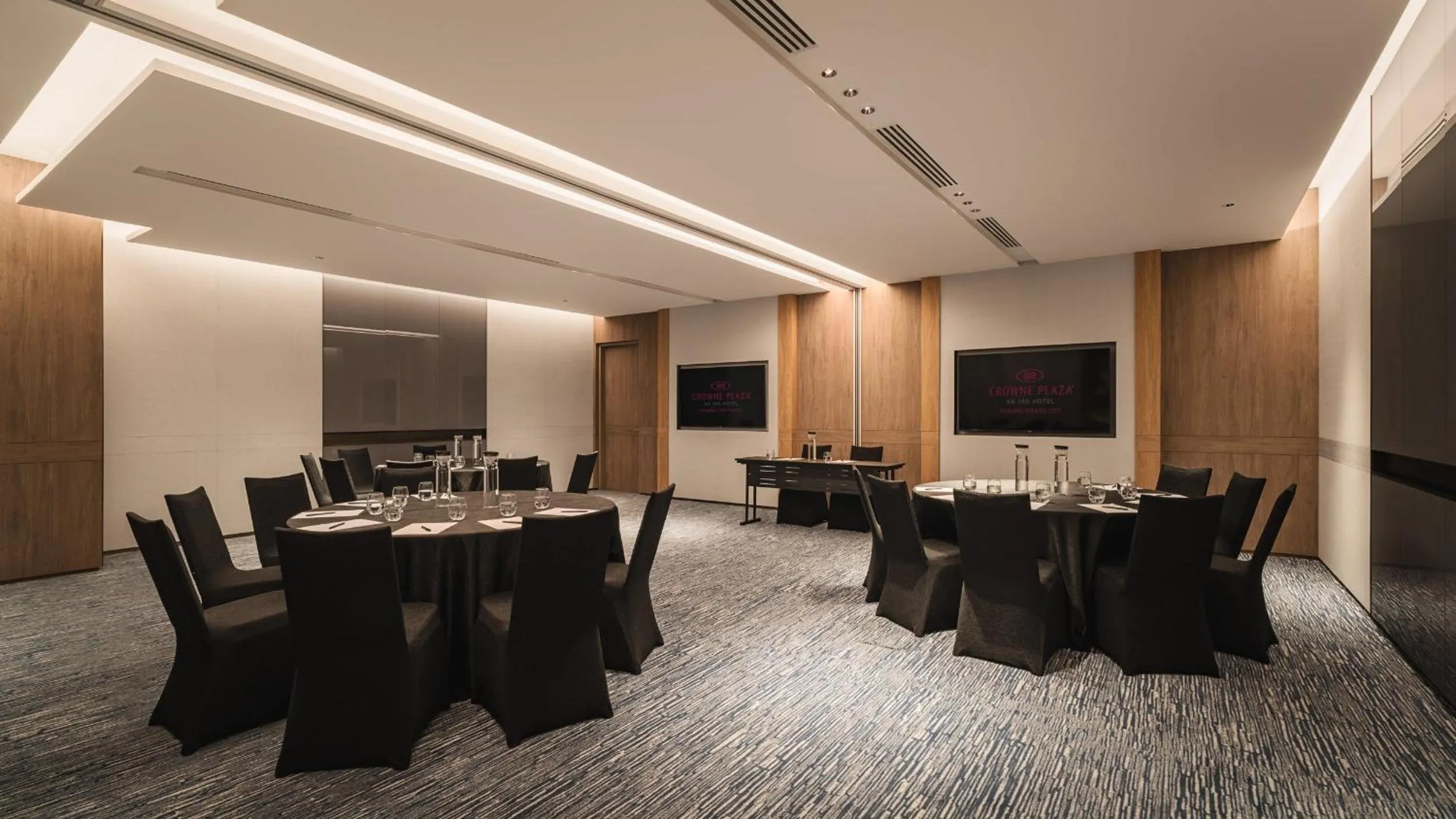Meeting/conference room in Crowne Plaza Penang Straits City by IHG