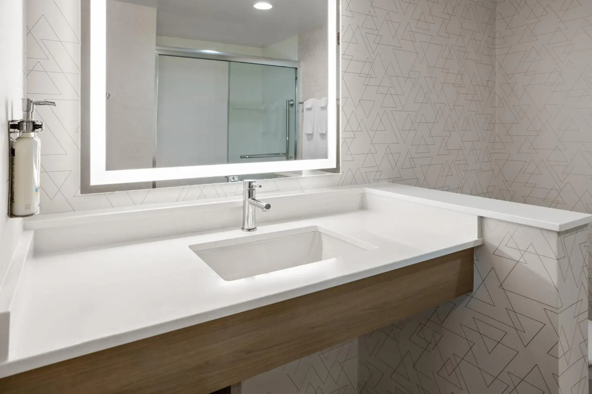 Premium Room in Holiday Inn Express & Suites Waynesboro East Premium Room in Holiday Inn Express & Suites Waynesboro East