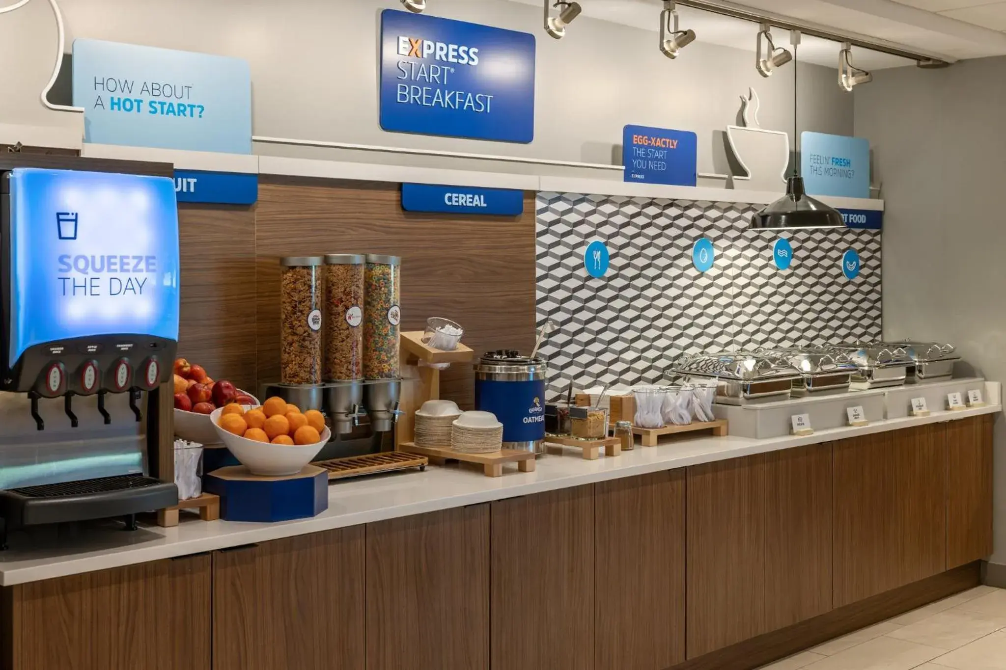 Breakfast in Holiday Inn Express & Suites Waynesboro East Breakfast in Holiday Inn Express & Suites Waynesboro East