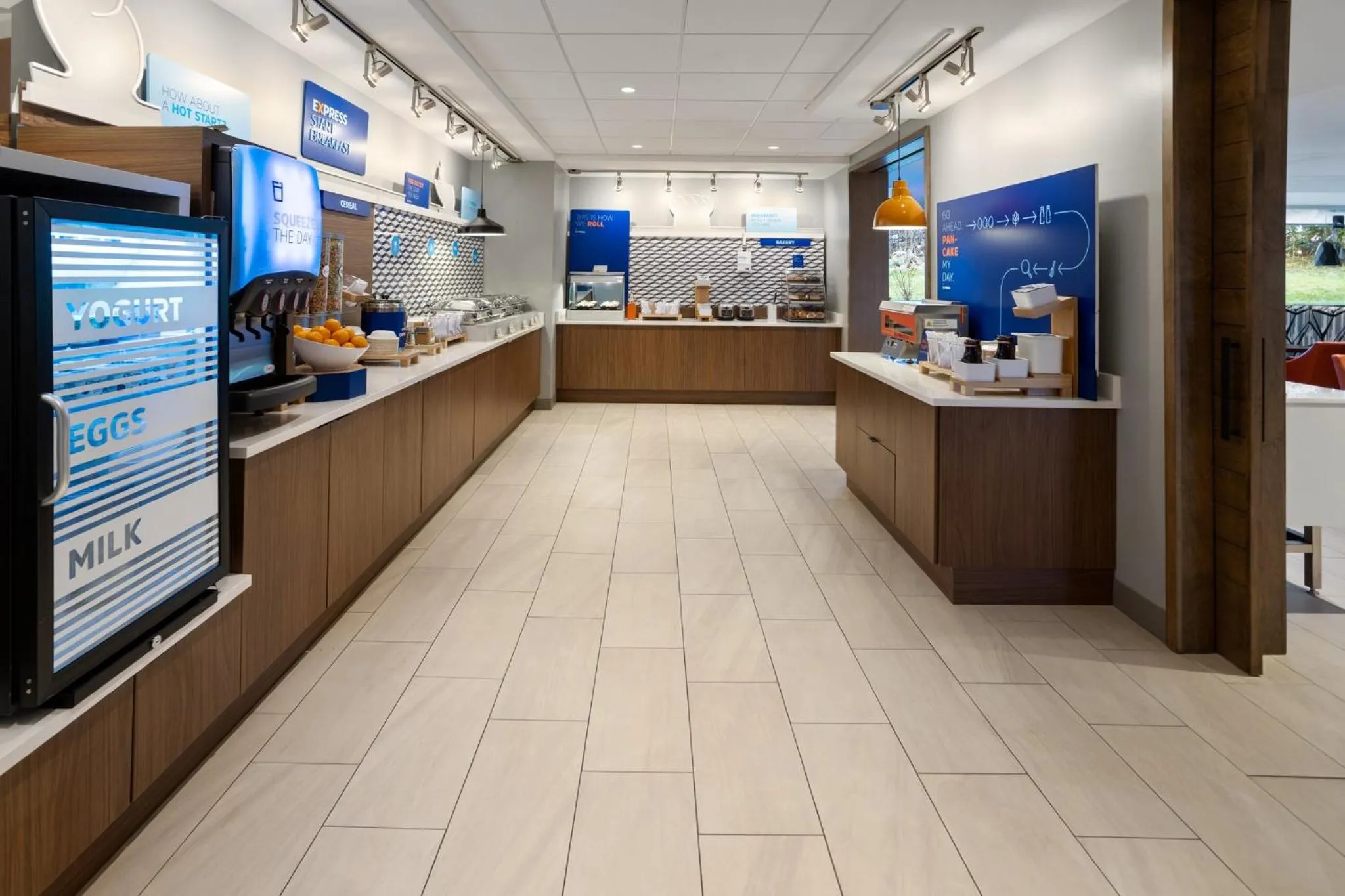 Restaurant/places to eat in Holiday Inn Express & Suites Waynesboro East