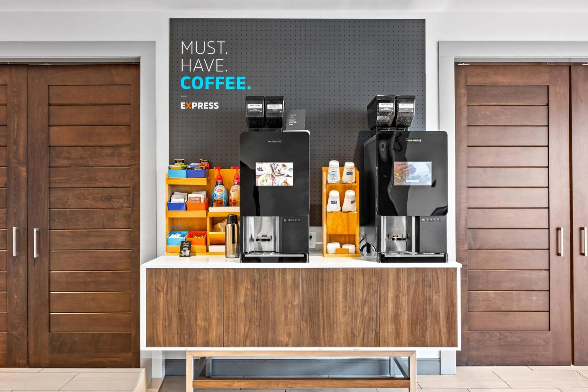 Breakfast in Holiday Inn Express & Suites Marinette