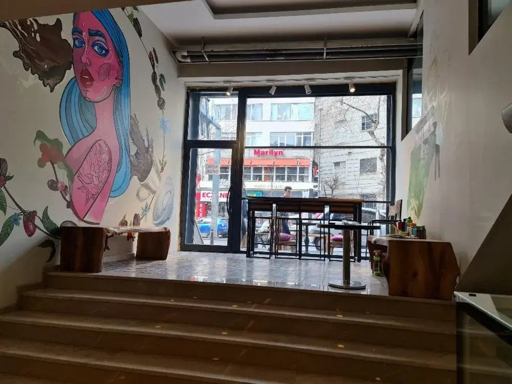 Restaurant/places to eat in Derpa Suite Hotel Restaurant/places to eat in Derpa Suite Hotel