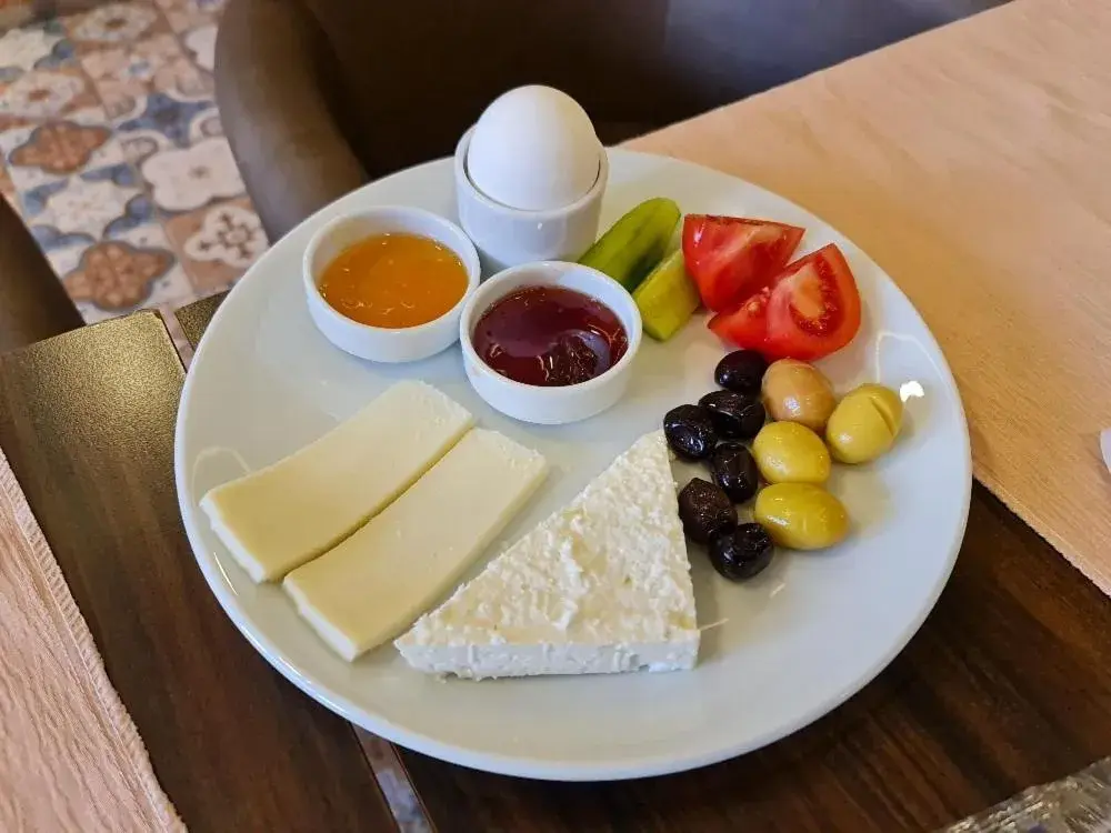 Restaurant/places to eat in Derpa Suite Hotel Restaurant/places to eat in Derpa Suite Hotel