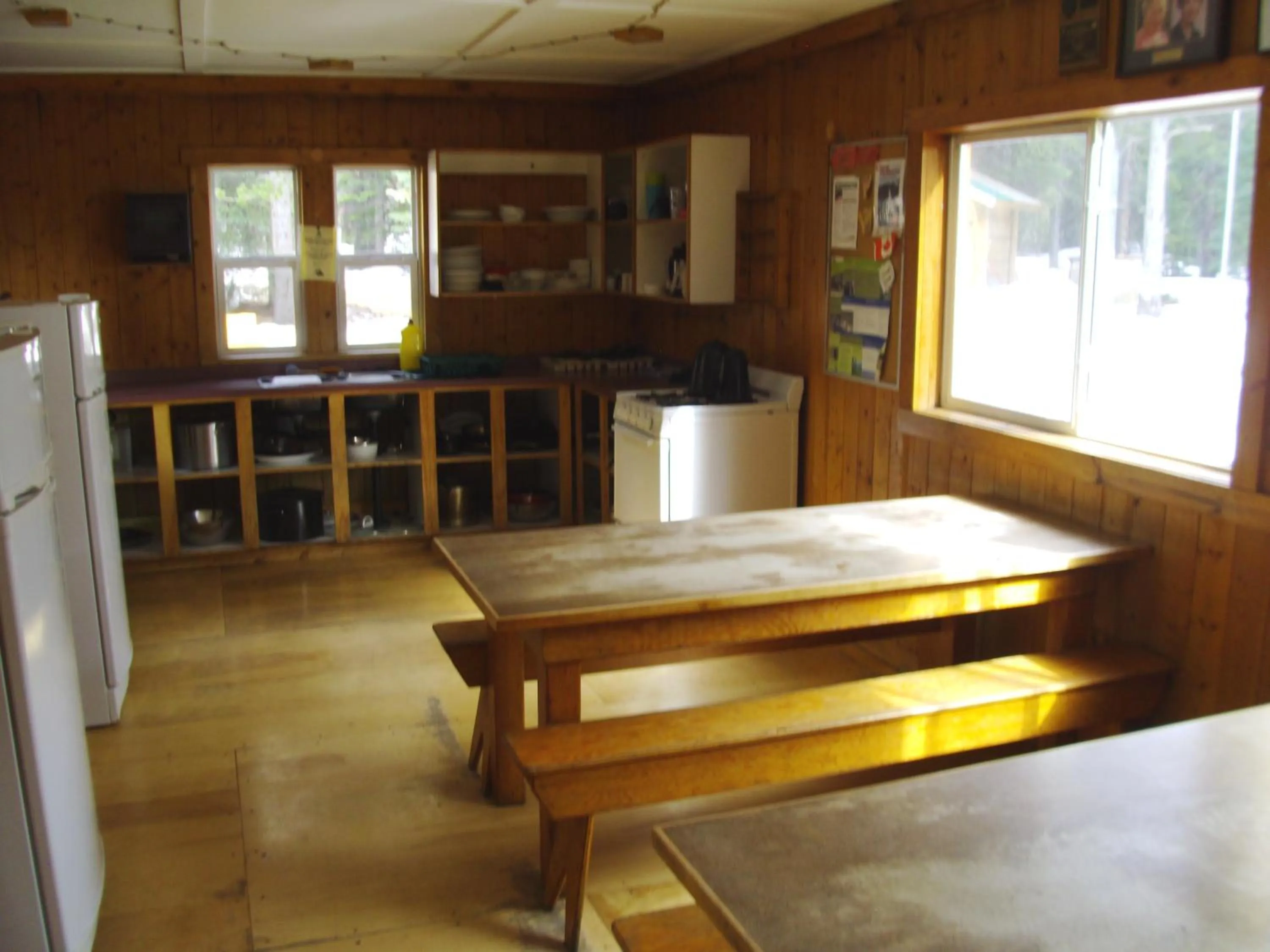 Kitchen or kitchenette in HI Mosquito Creek - Wilderness Hostel