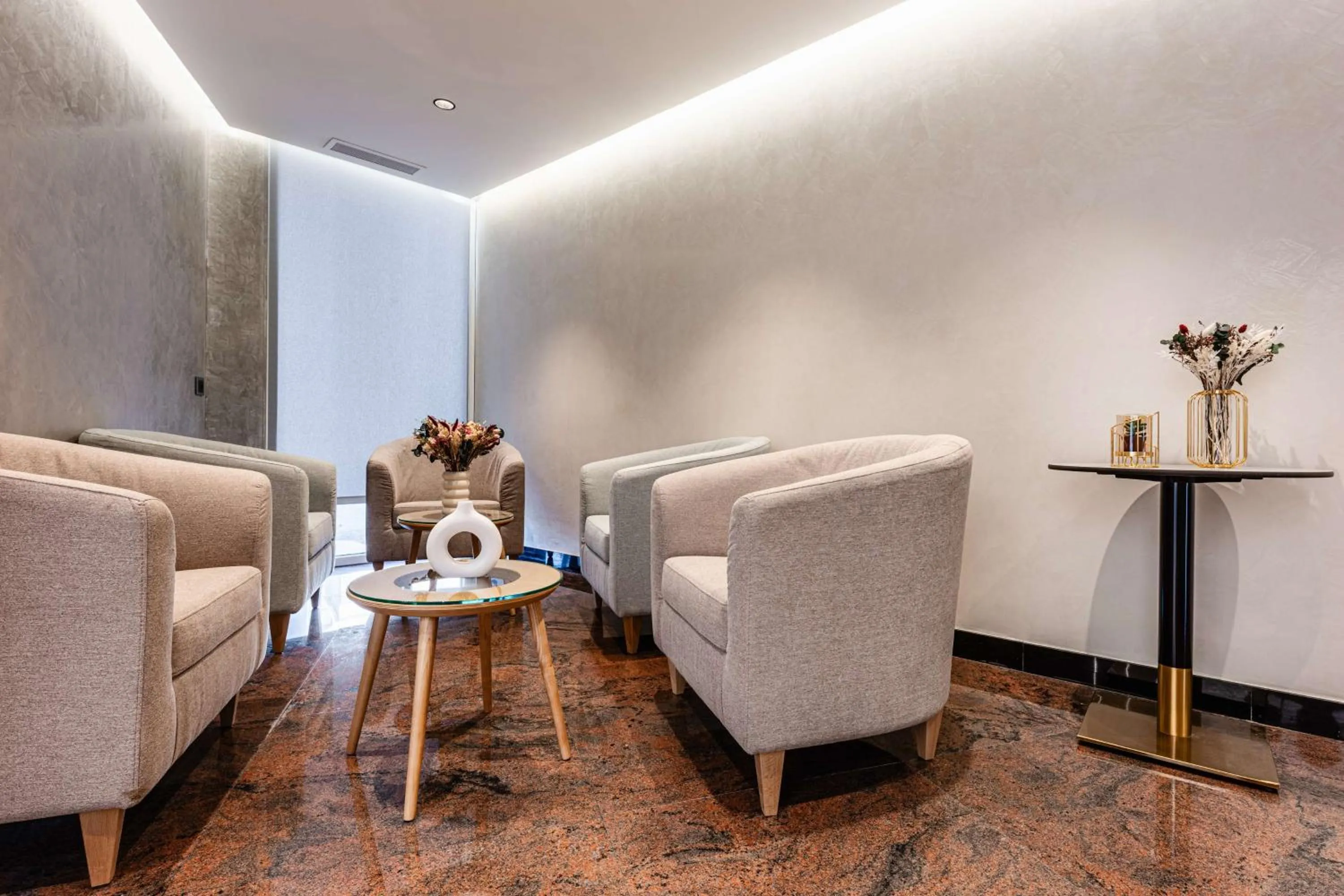 Lobby or reception in Brit Hotel Privilège Paris Rosny-sous-Bois