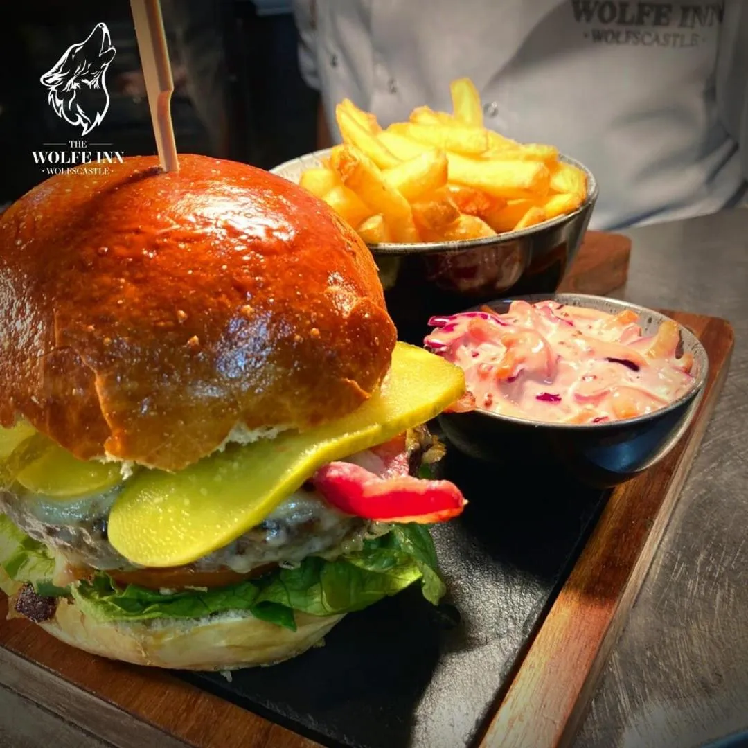 Restaurant/places to eat in The Wolfe Inn Wolfscastle