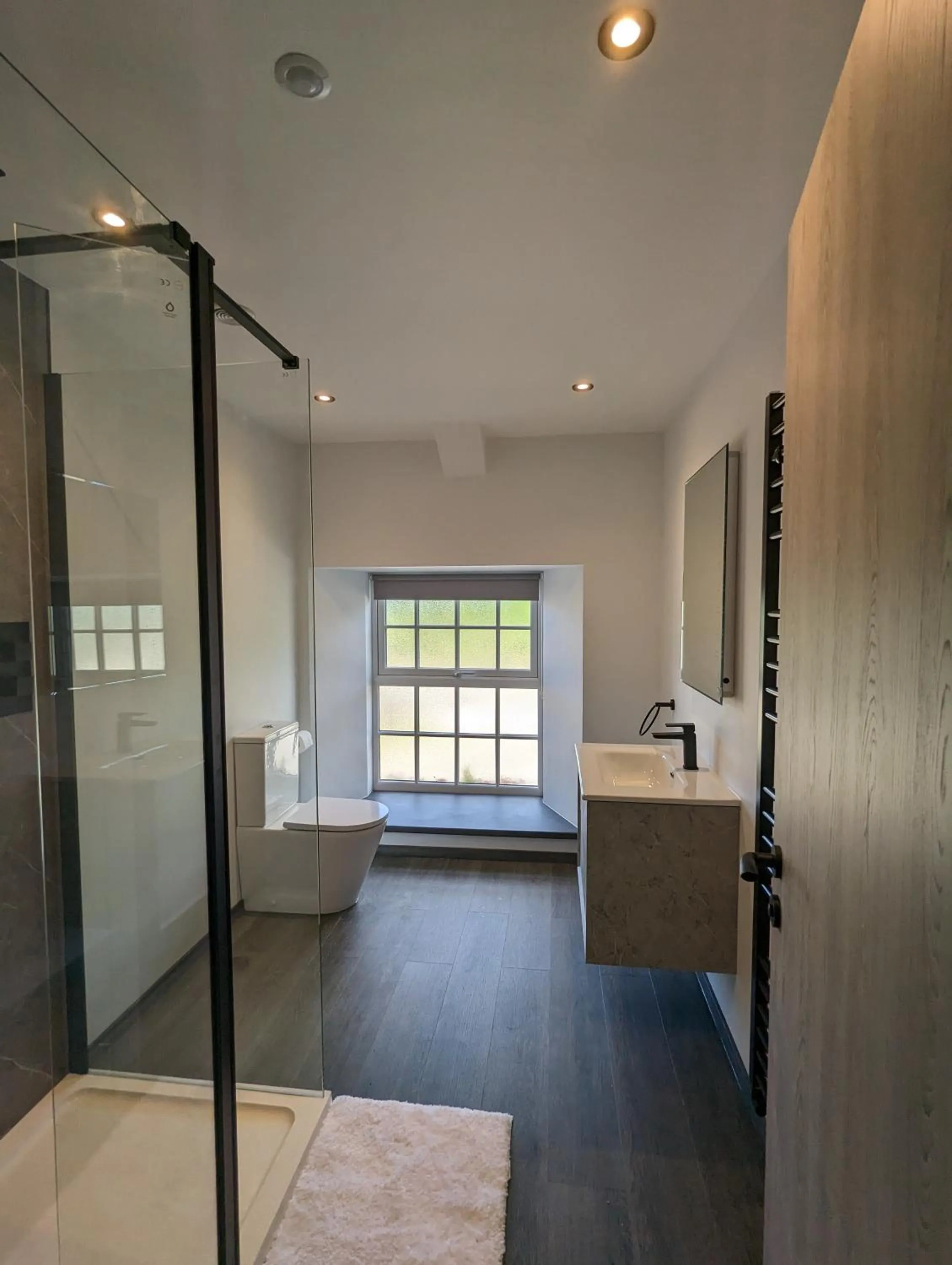 Bathroom in The Wolfe Inn Wolfscastle