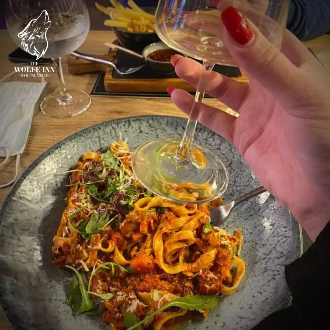 Restaurant/places to eat in The Wolfe Inn Wolfscastle