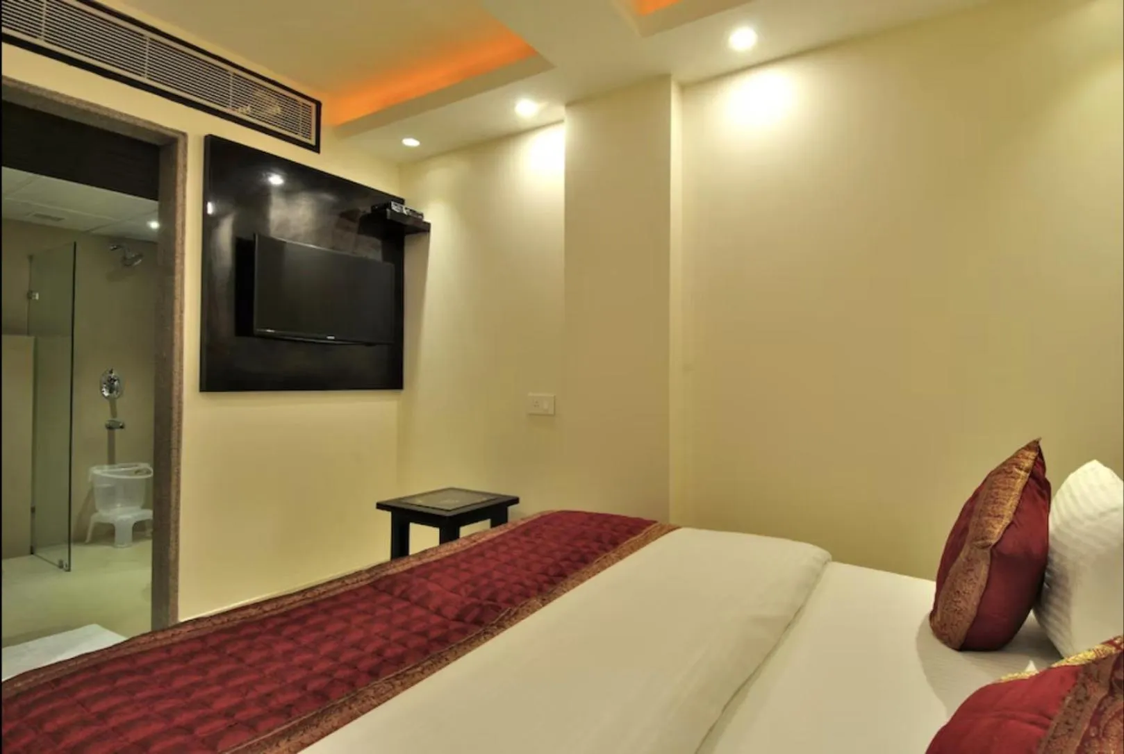 Bedroom in Hotel Sai Miracle - New Delhi