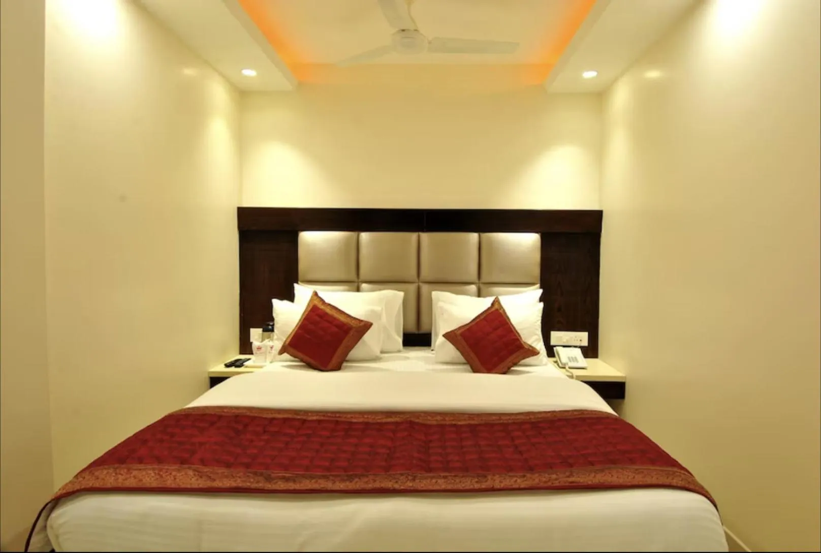 Bedroom in Hotel Sai Miracle - New Delhi