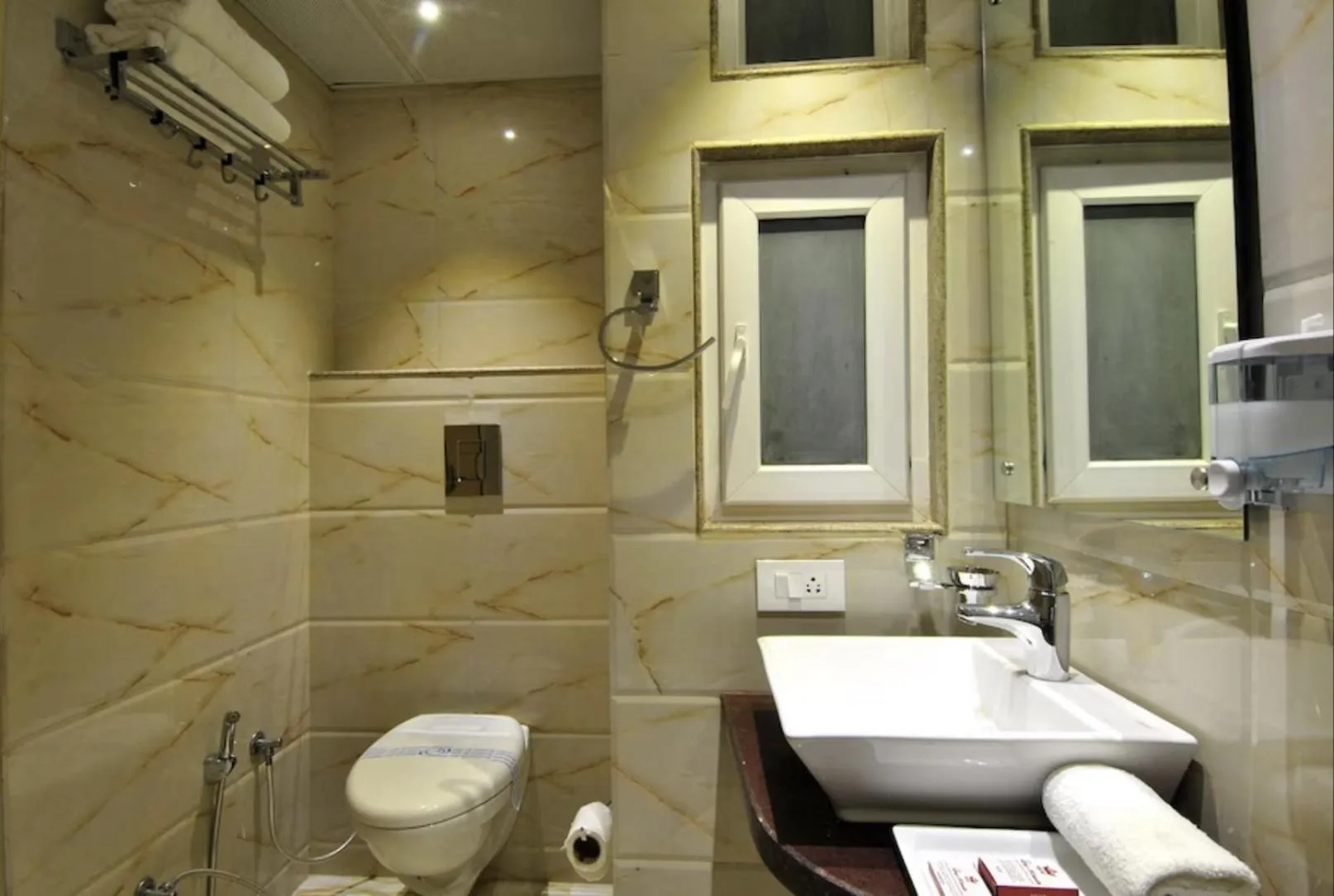 Bathroom in Hotel Sai Miracle - New Delhi