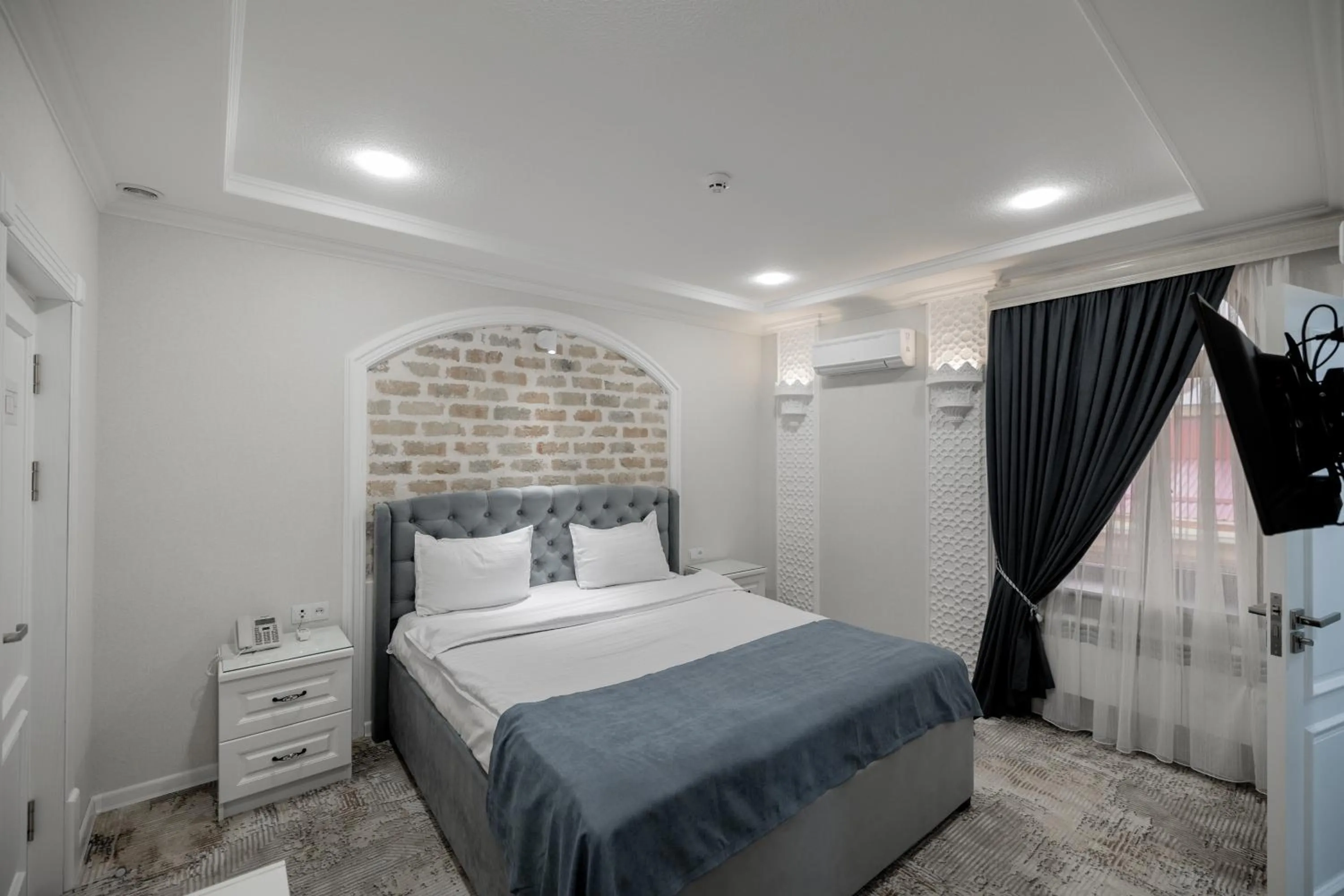 Bed in Hotel Billuri Sitora