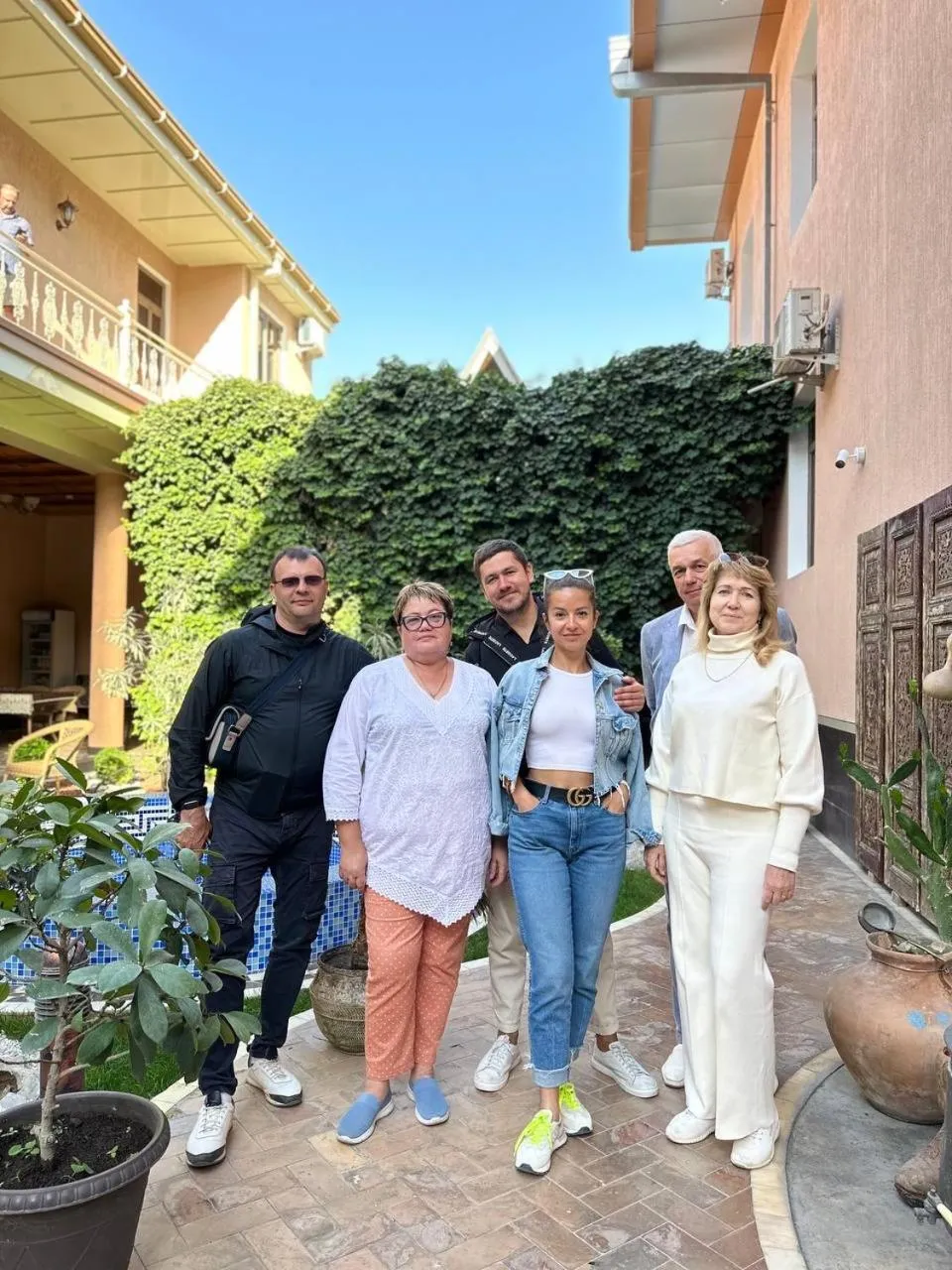 Hotel Billuri Sitora