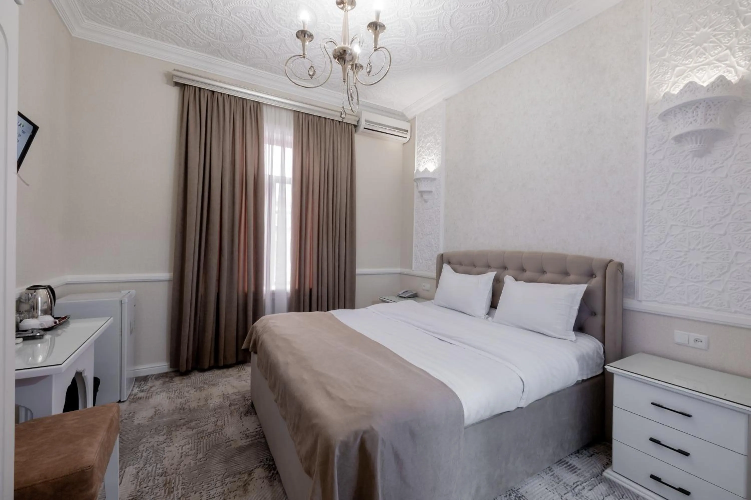 Bed in Hotel Billuri Sitora