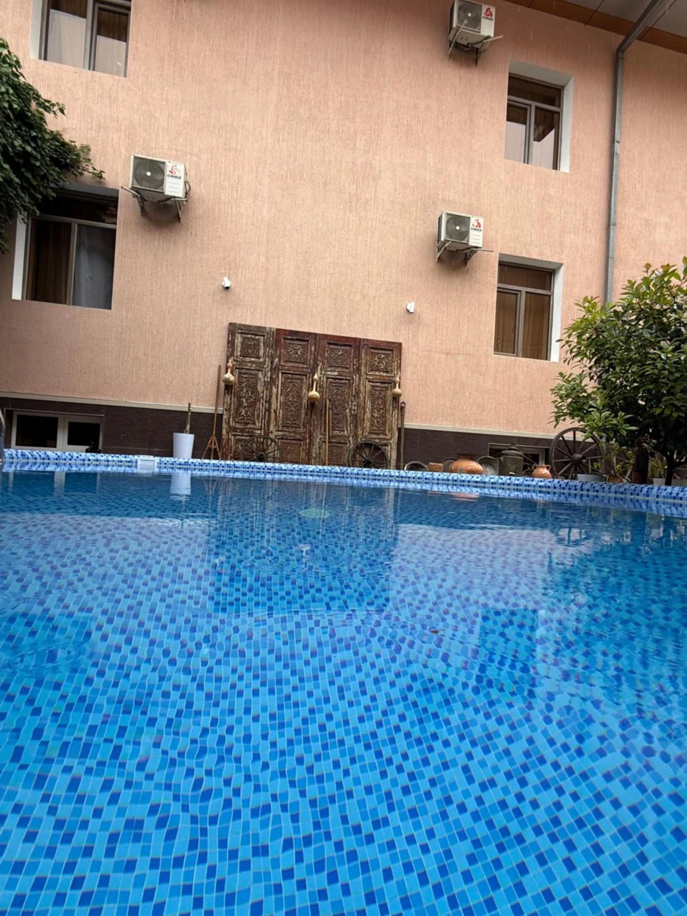 Hotel Billuri Sitora