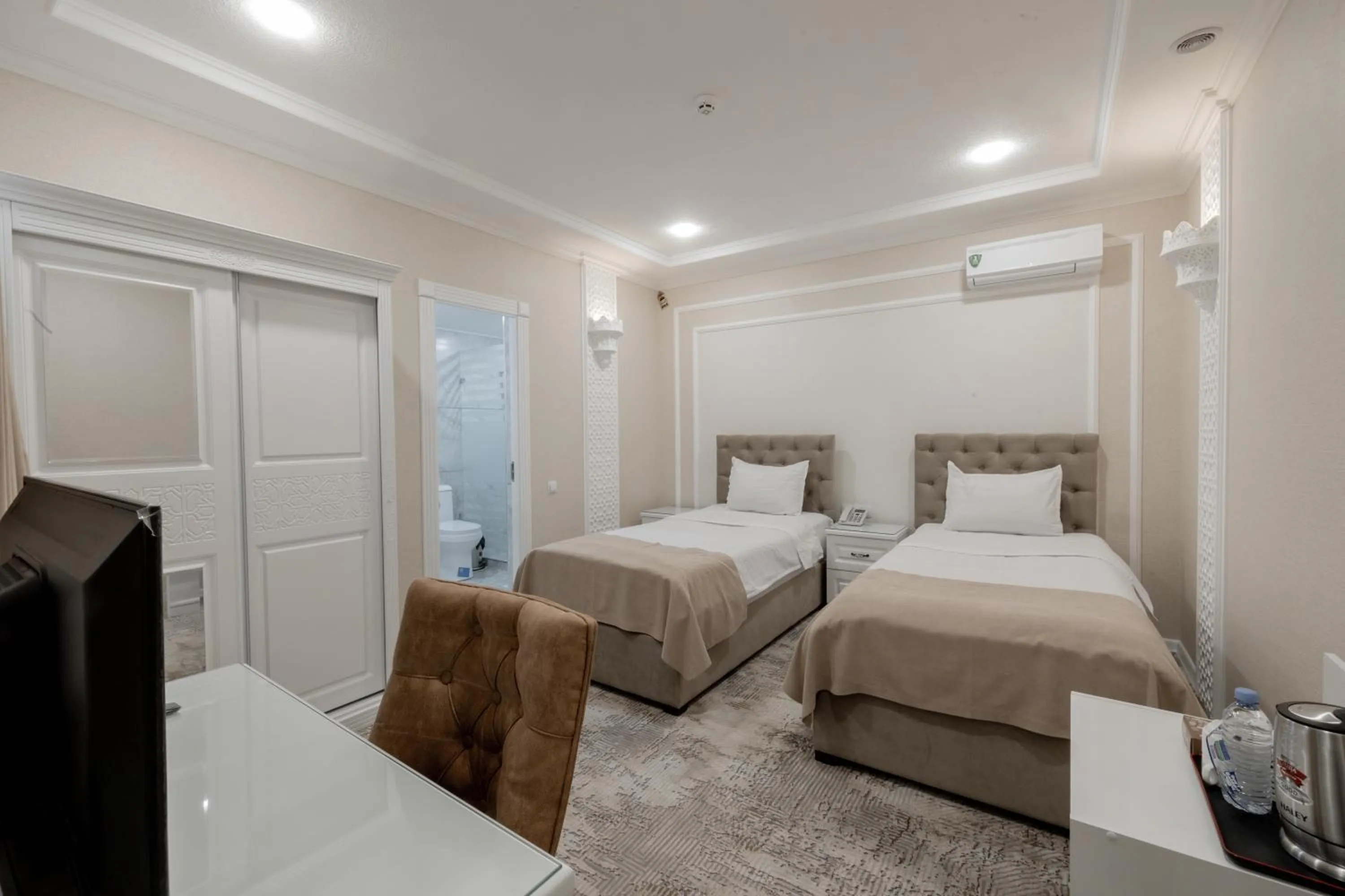 Bed in Hotel Billuri Sitora