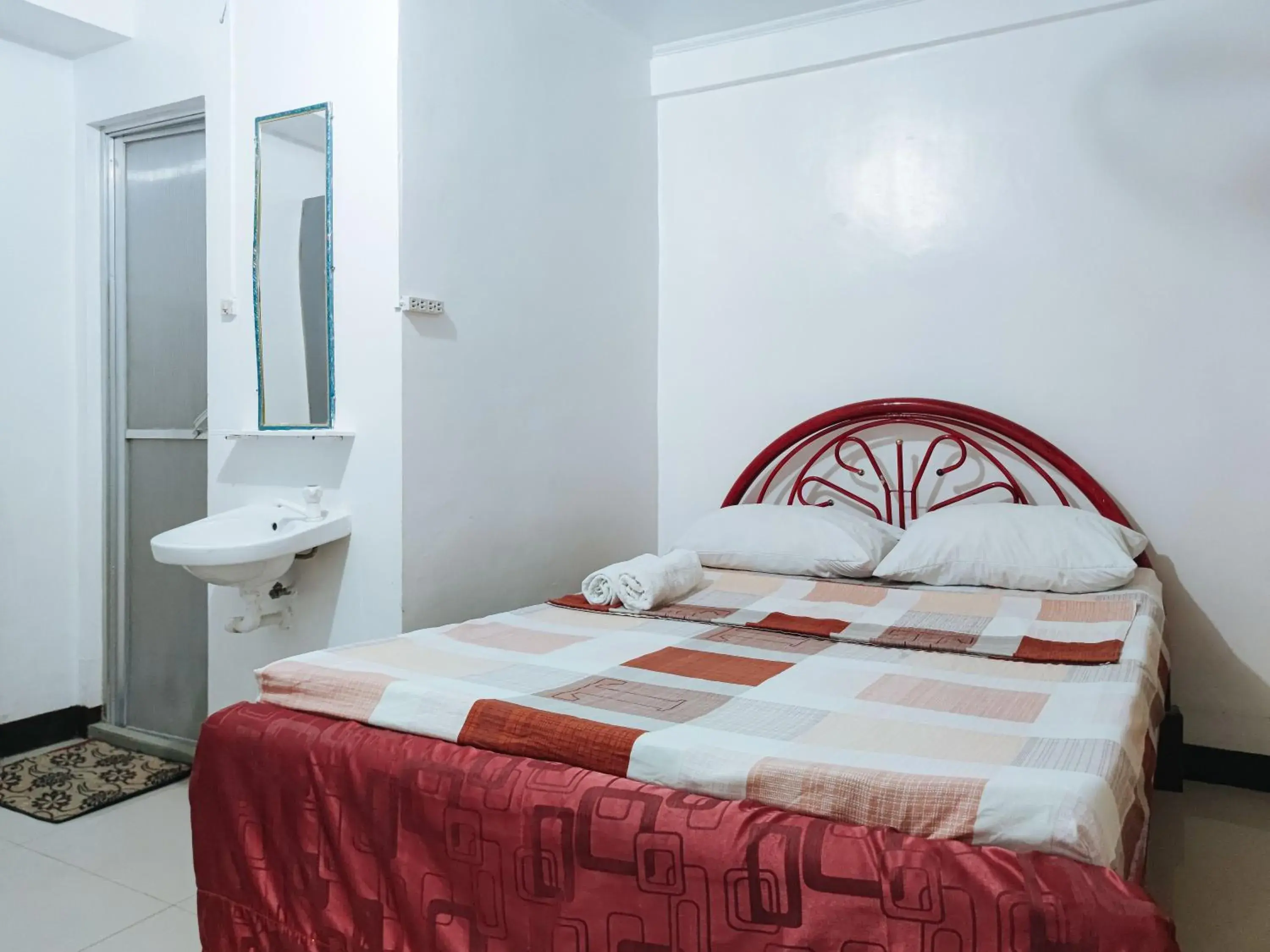 Standard Double Room in Iloilo Paraw Beach Resort Standard Double Room in Iloilo Paraw Beach Resort