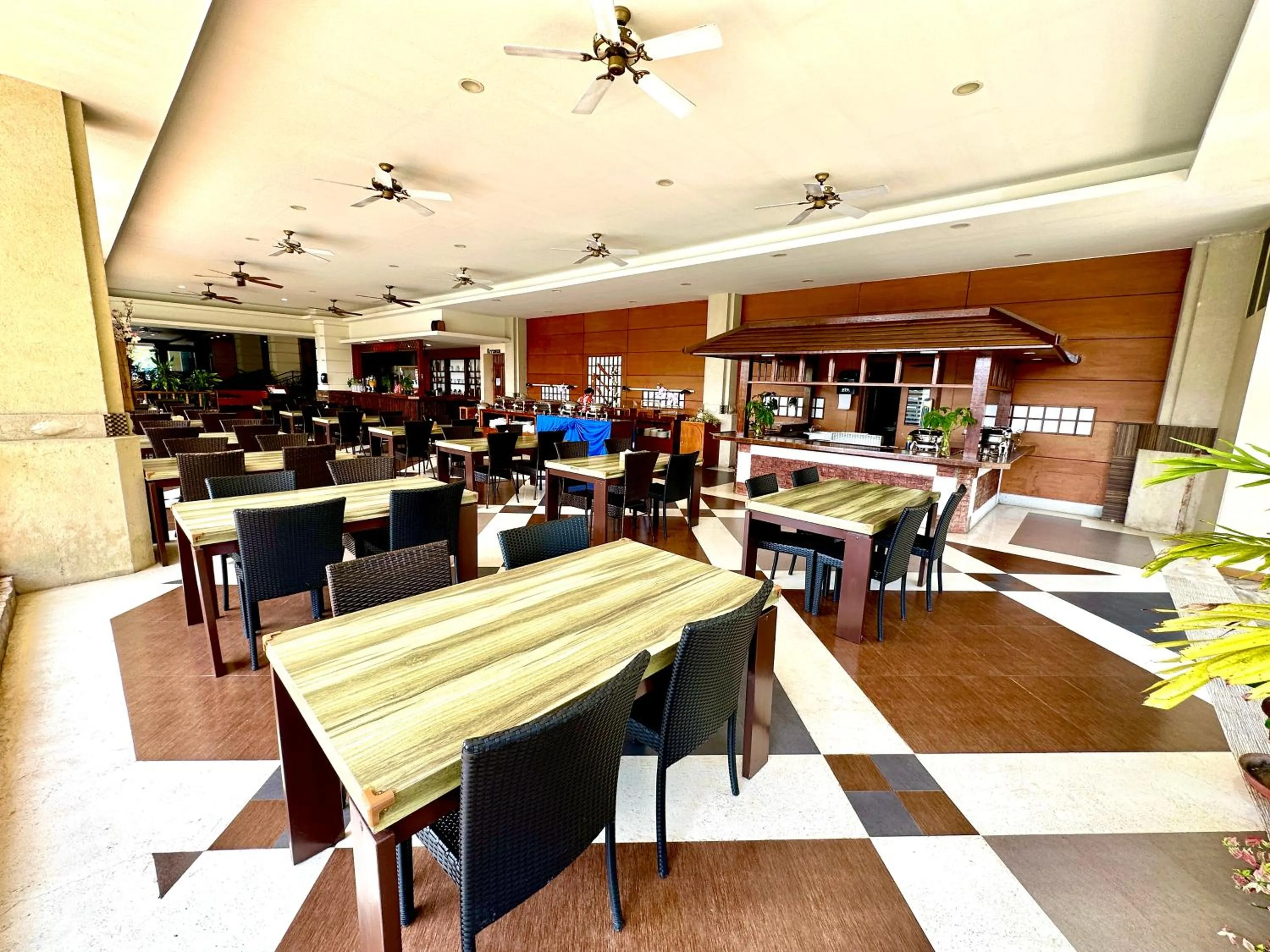 Restaurant/places to eat in Sea Passion Hotel