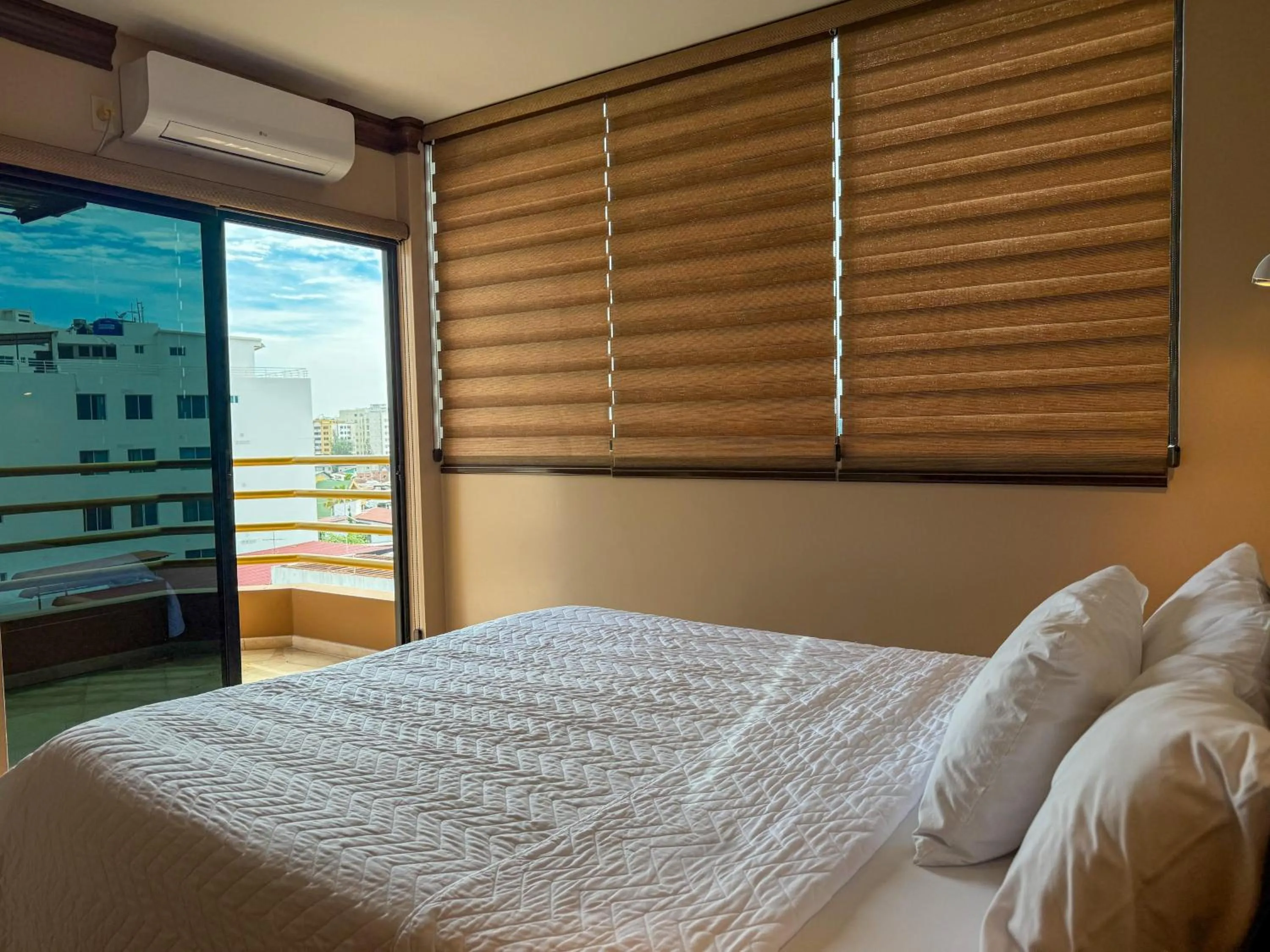 Bed in Hotel Bucaneiro