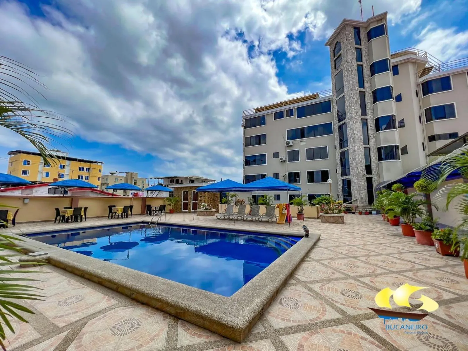 Swimming pool in Hotel Bucaneiro