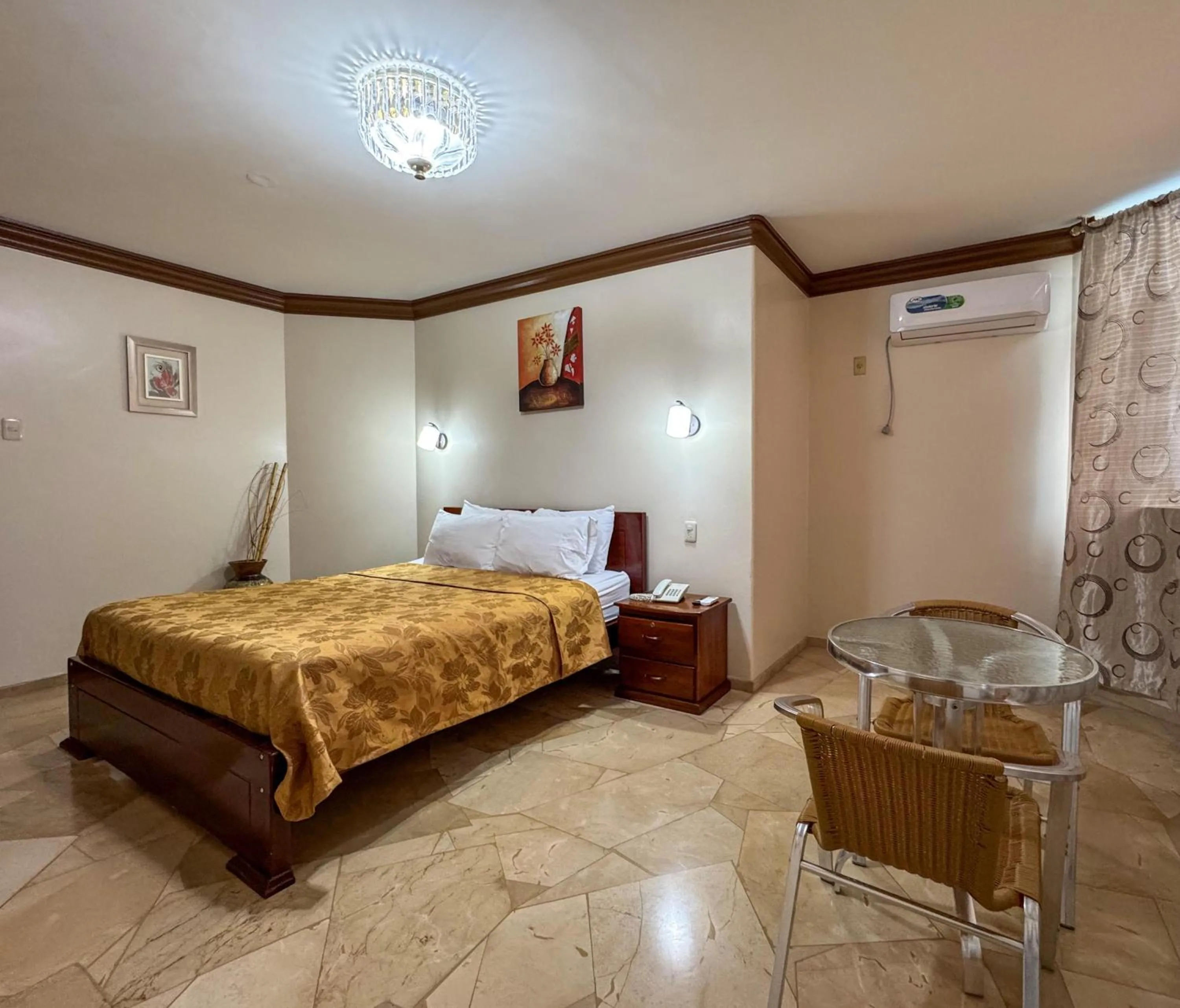 Bed in Hotel Bucaneiro