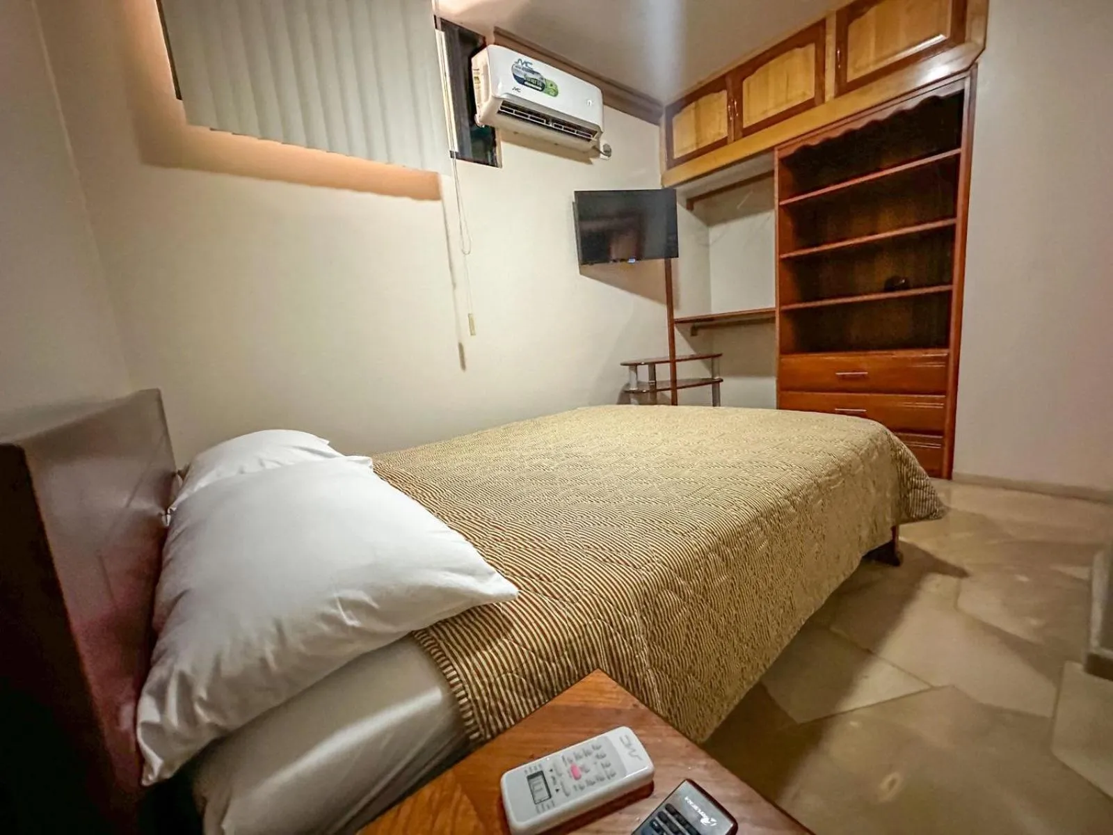 Bed in Hotel Bucaneiro