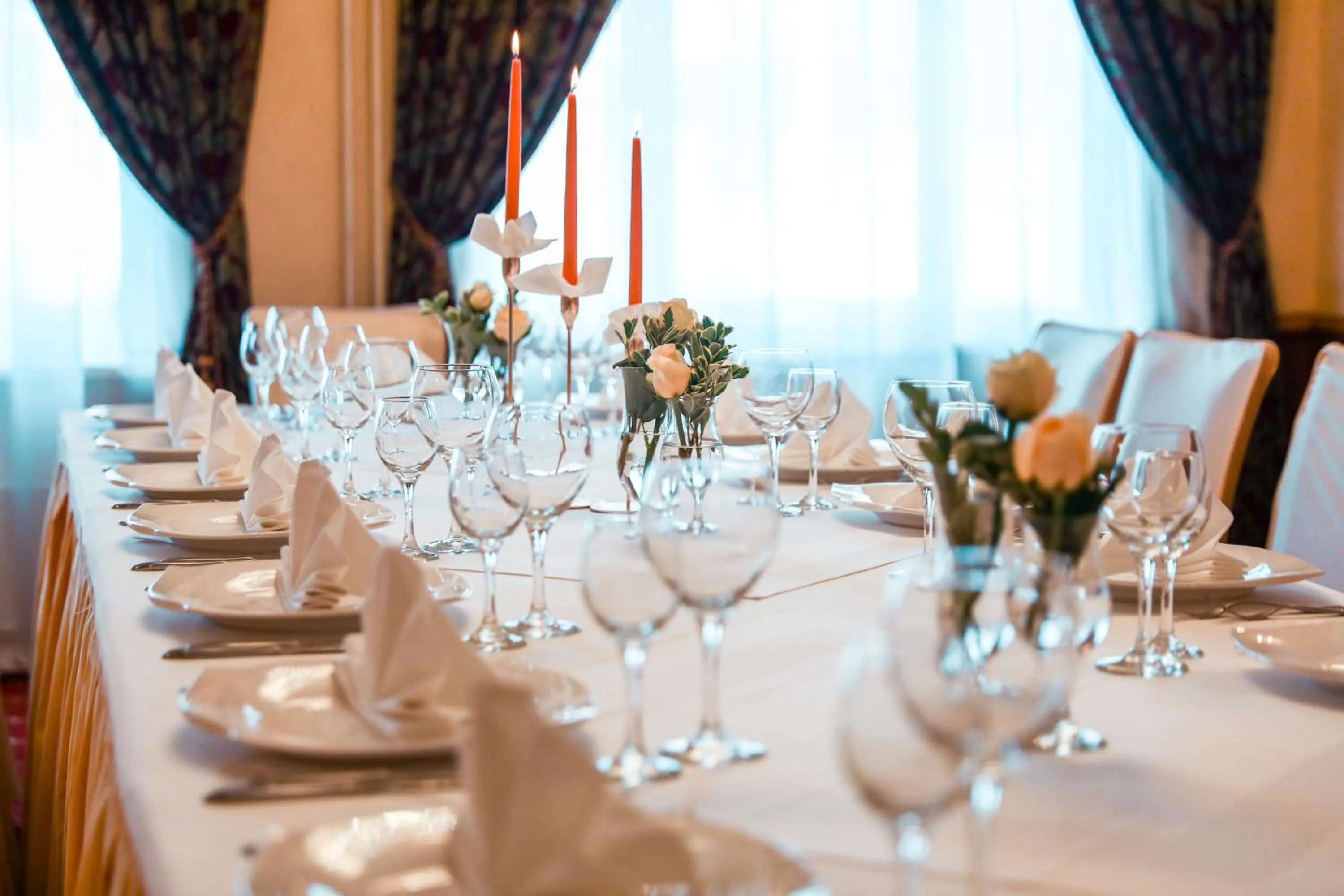 Restaurant/places to eat in Continental Hotel